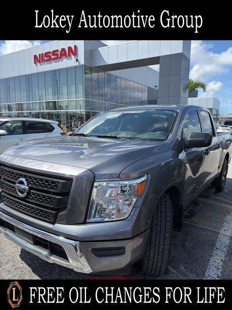 Nissan Titan Sv - Thumbnail 2