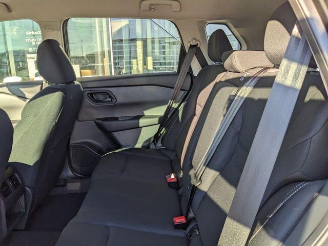 Nissan Rogue S - Thumbnail 13