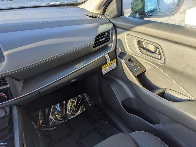 Nissan Rogue S - Thumbnail 12