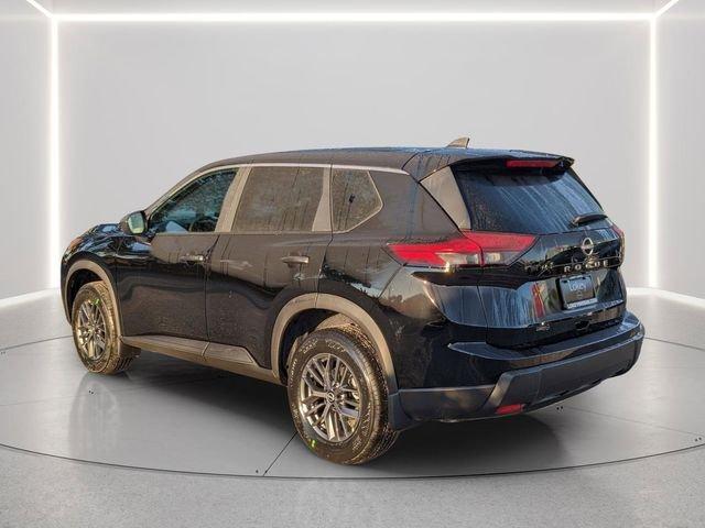 Nissan Rogue S - Thumbnail 4