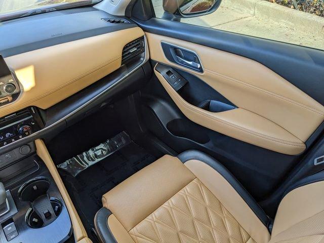 Nissan Rogue Platinum - Thumbnail 16