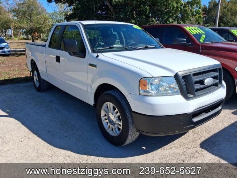 Cadillac Escalade Luxury - Thumbnail 3