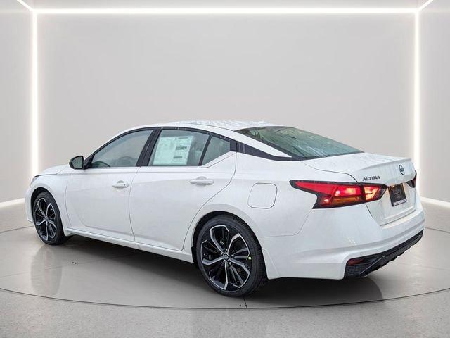 Nissan Altima Sr - Thumbnail 5