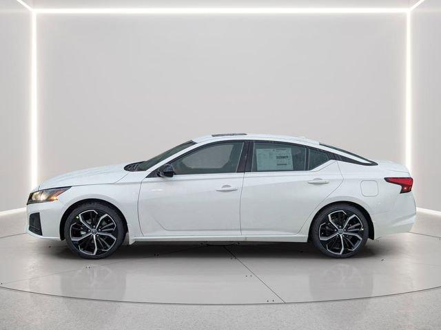 Nissan Altima Sr - Thumbnail 3