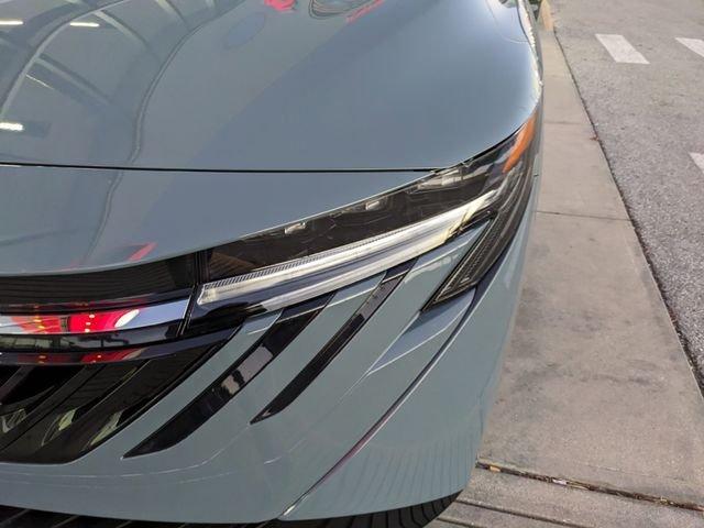 Nissan Sentra Sl - Thumbnail 8