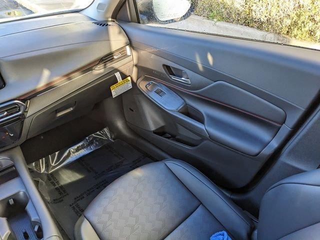 Nissan Sentra Sr - Thumbnail 13