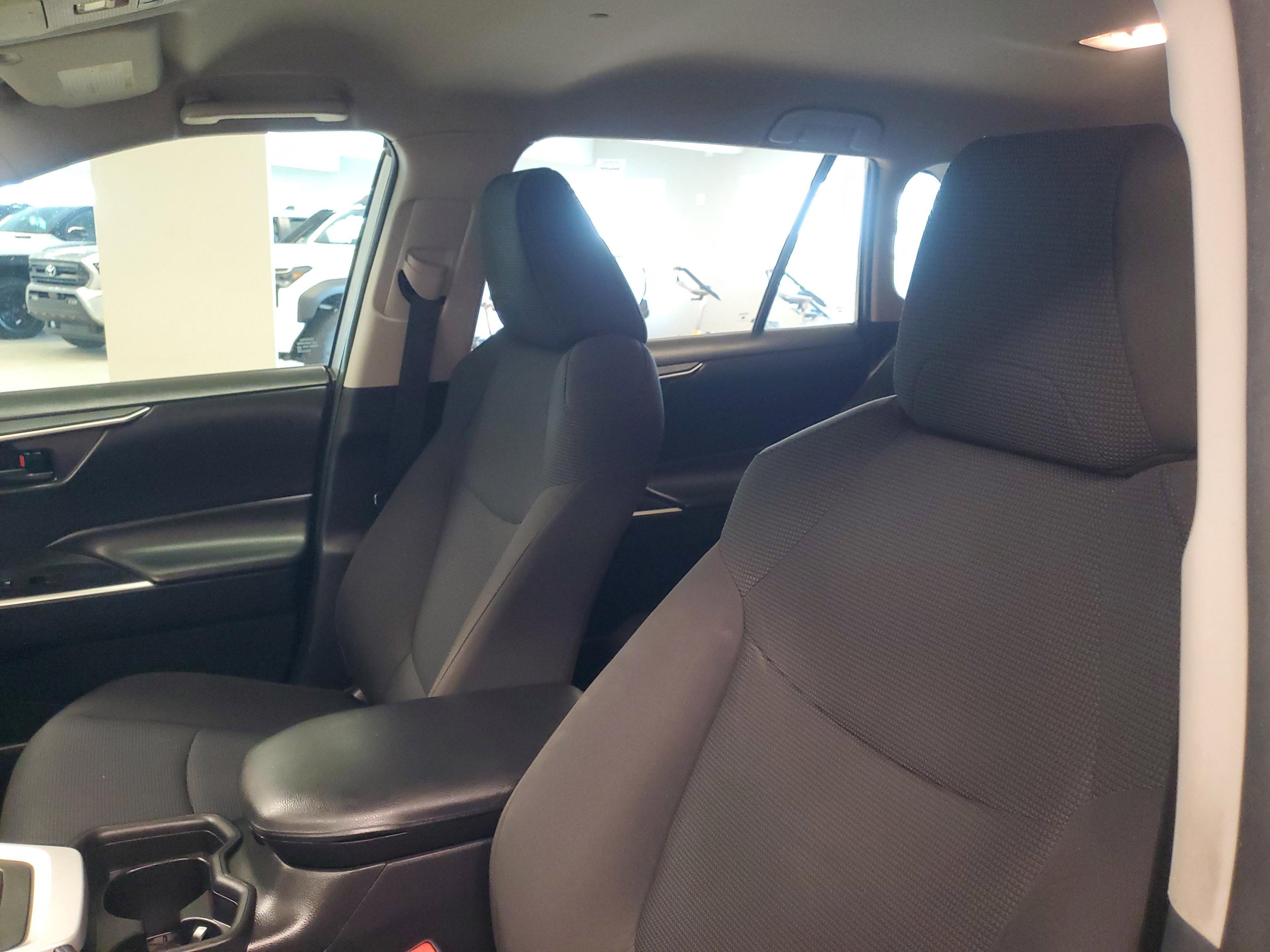 Toyota Rav4 Le Fwd - Thumbnail 17