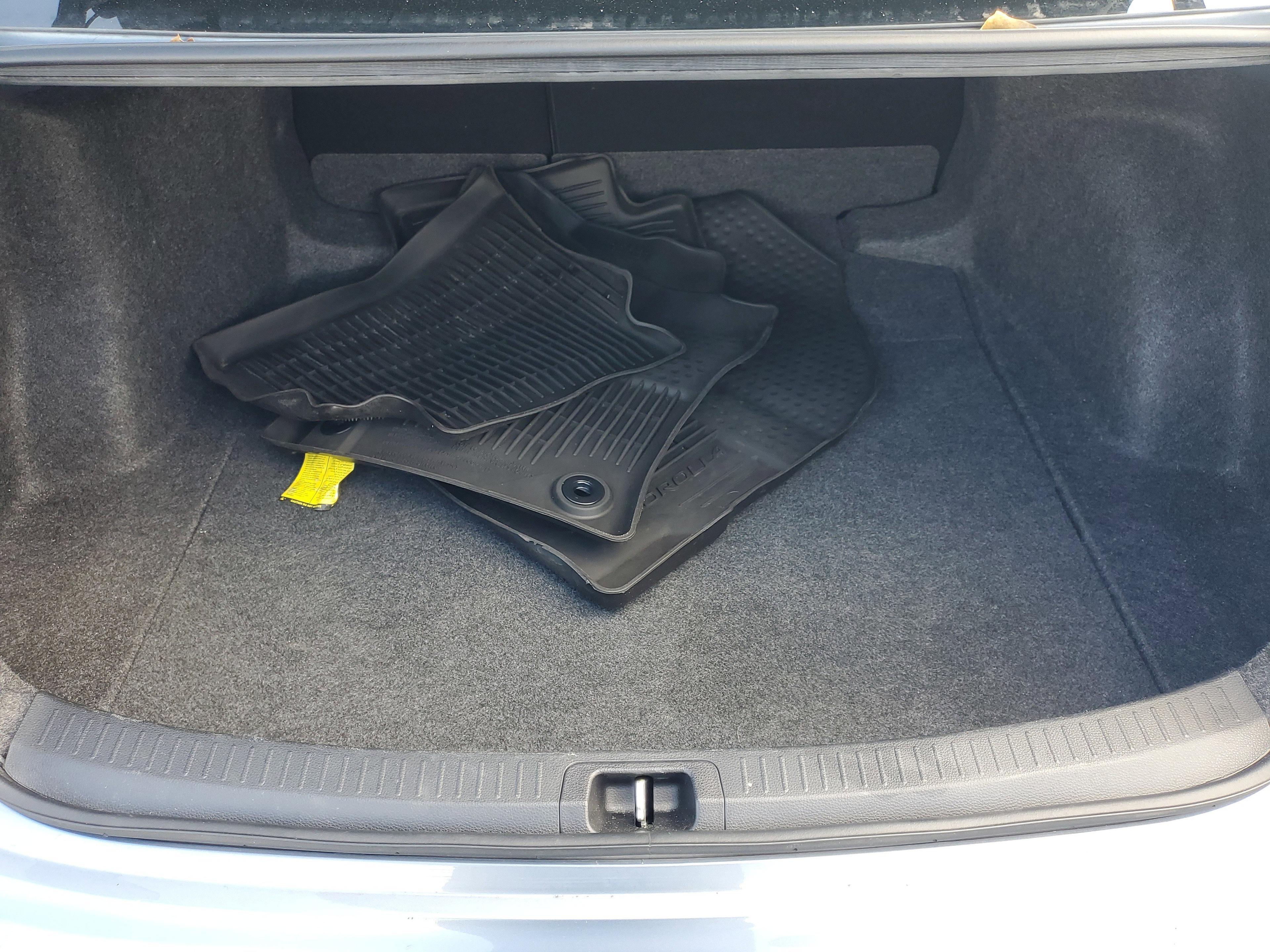 Toyota Corolla Le Fwd - Thumbnail 9