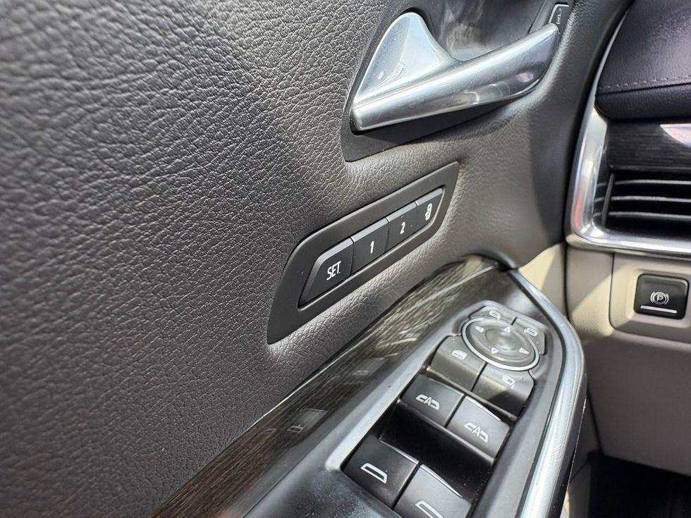 Cadillac Xt4 Premium Luxury | Miami, Fl | Ocean Auto Sales - Thumbnail 2