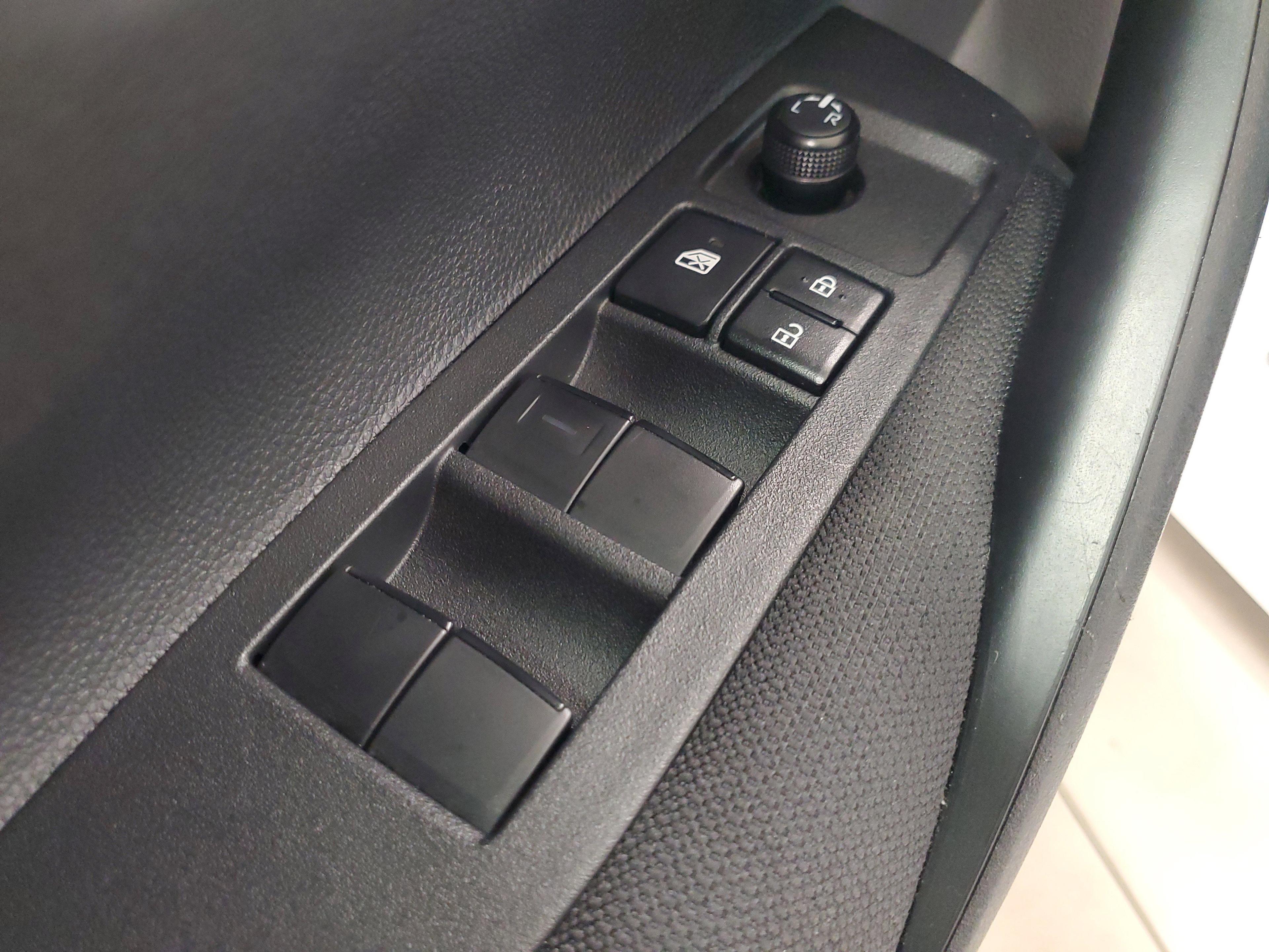 Toyota Corolla Le Fwd - Thumbnail 19