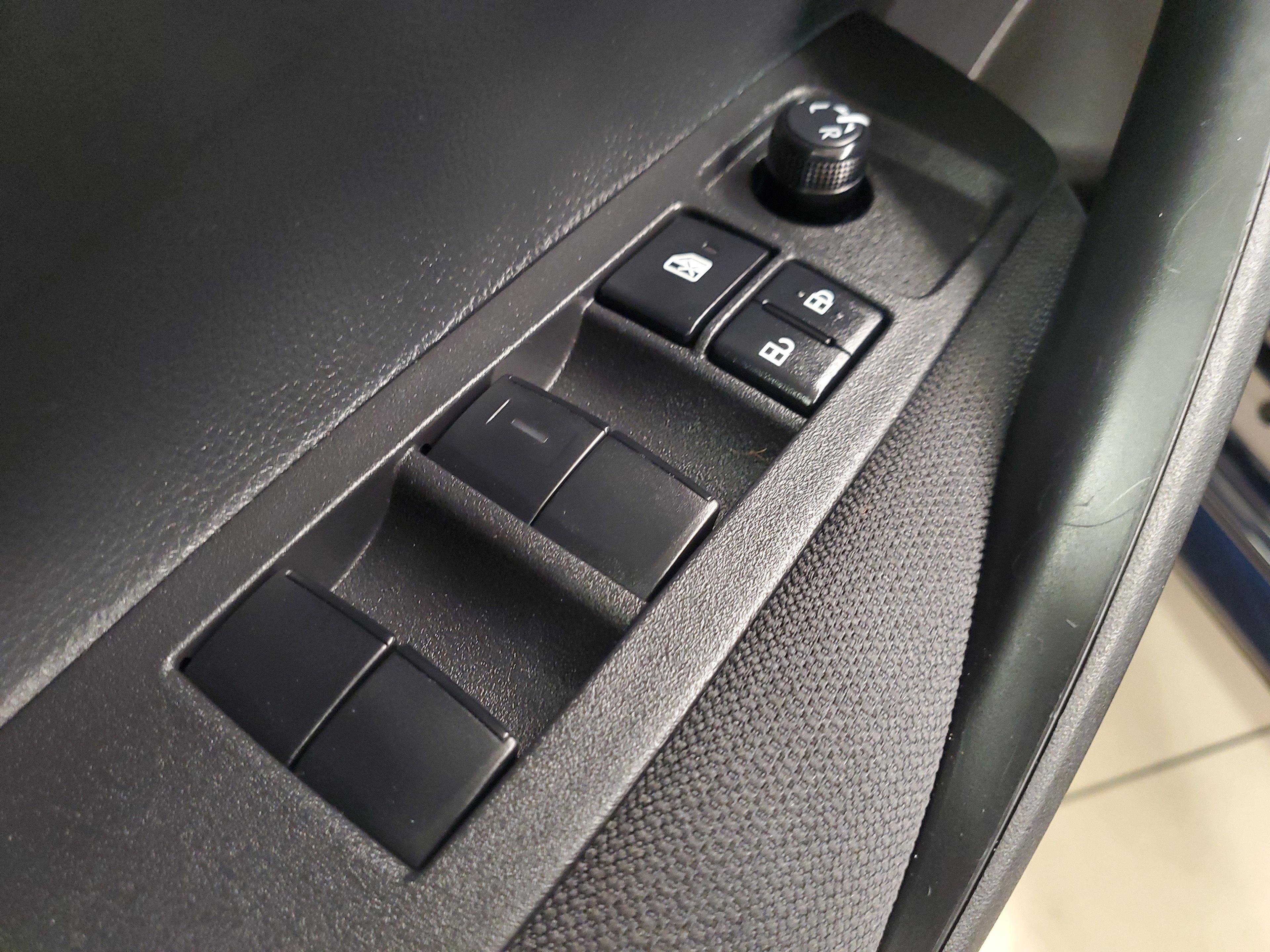 Toyota Corolla Le Fwd - Thumbnail 19