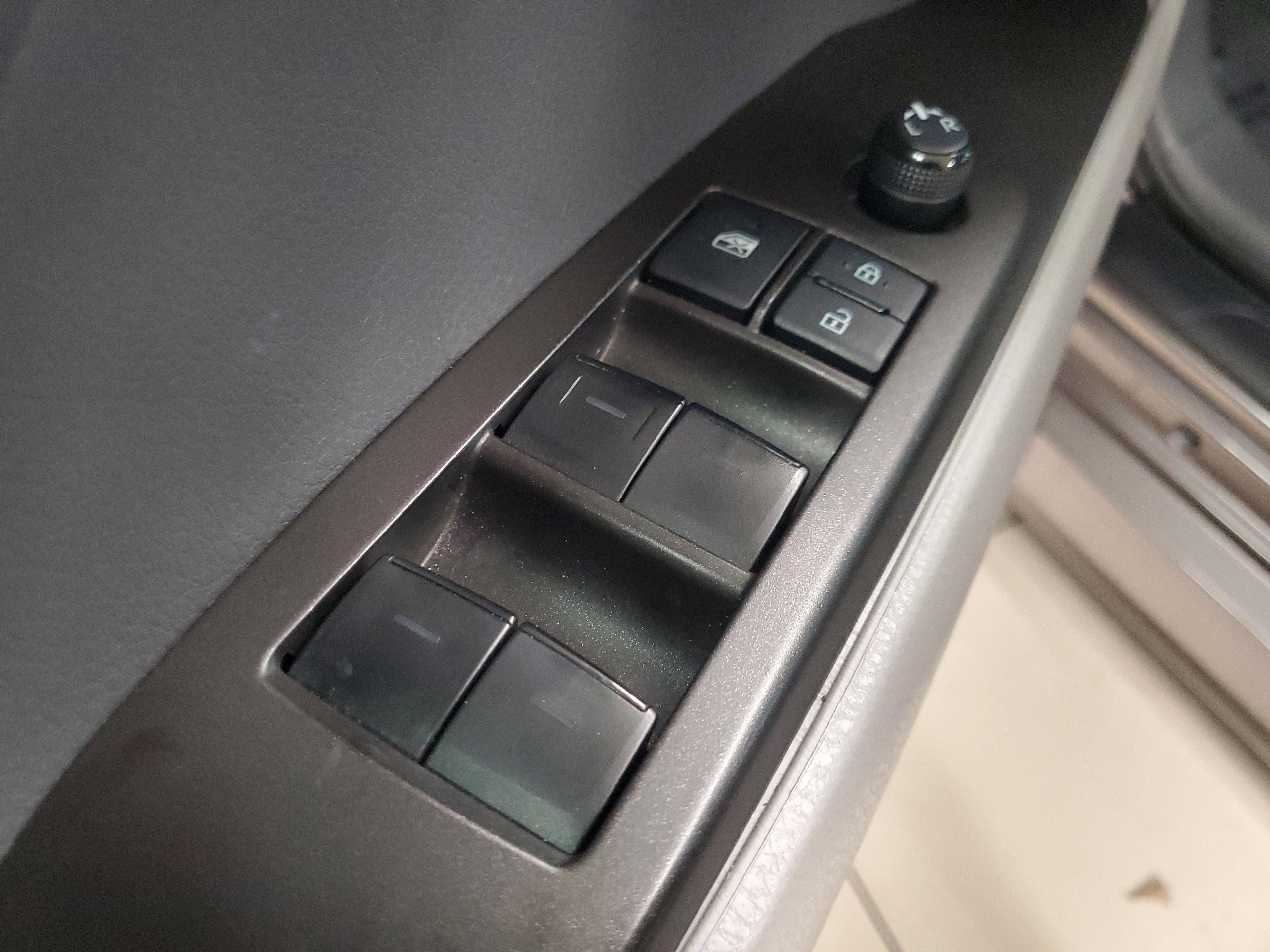 Toyota Camry Le Fwd Sedan | Miami, Fl - Thumbnail 19