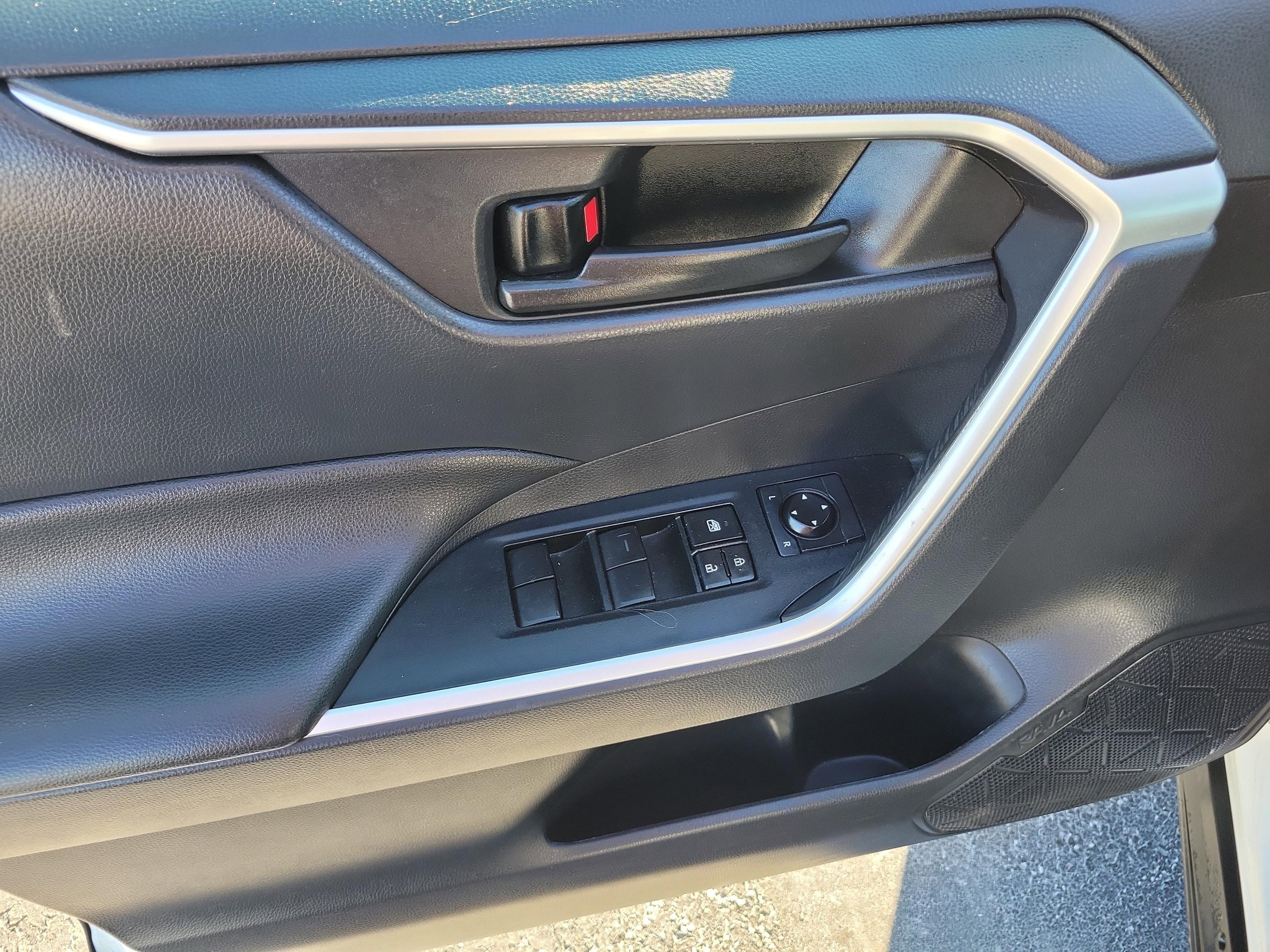 Toyota Rav4 Le Fwd - Thumbnail 17