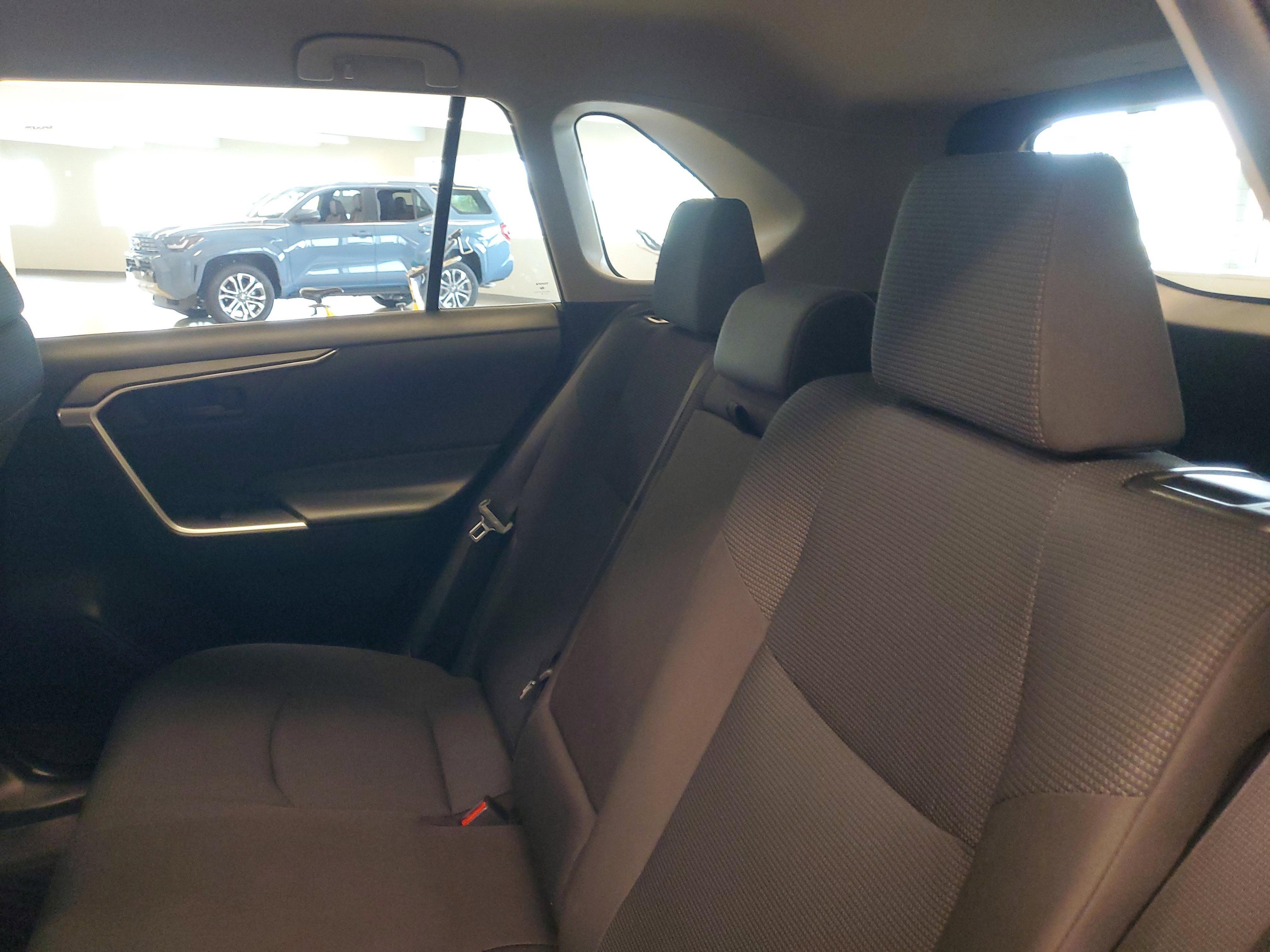 Toyota Rav4 Le Fwd - Thumbnail 13