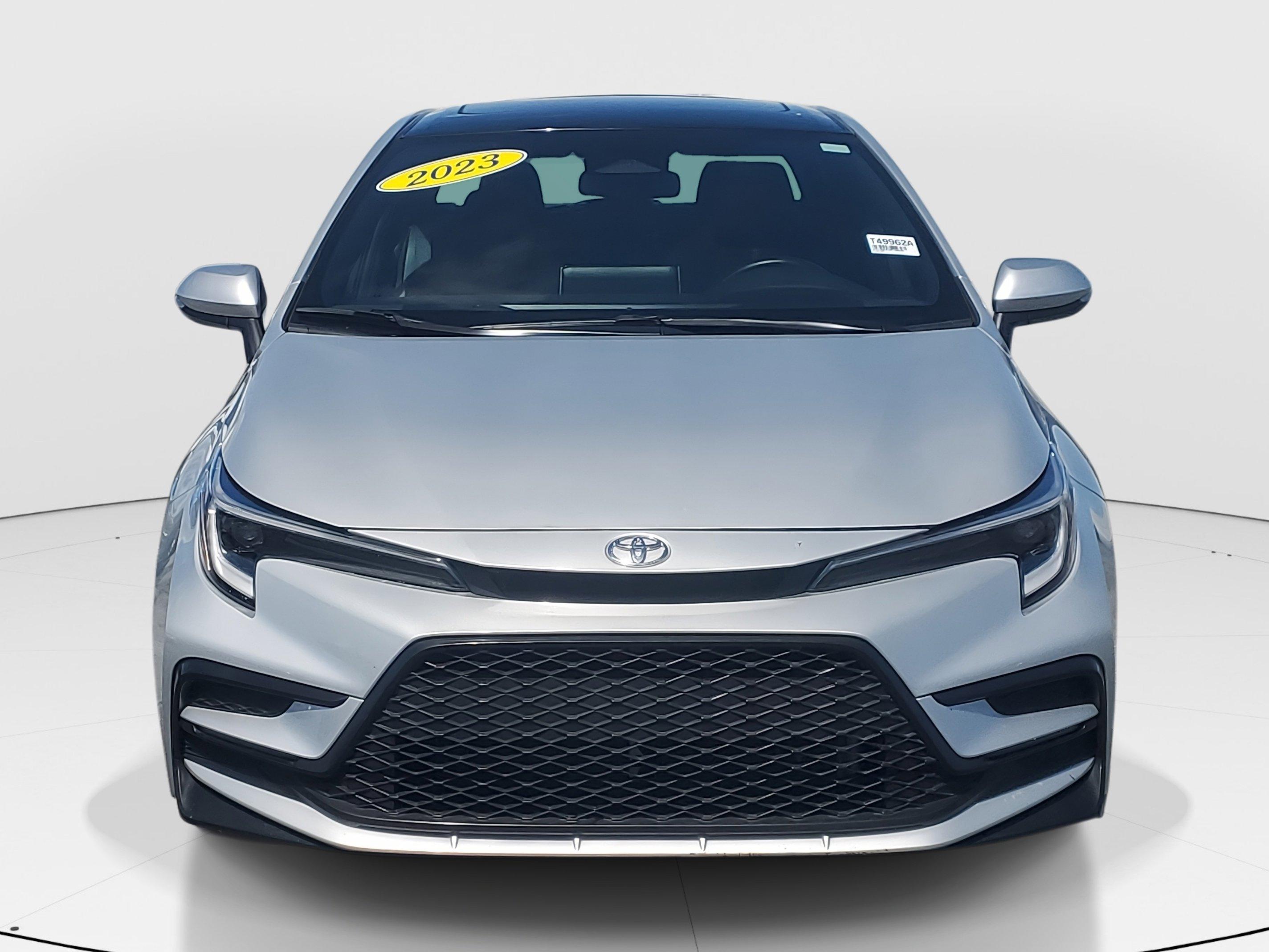 Toyota Corolla Se Fwd - Thumbnail 3