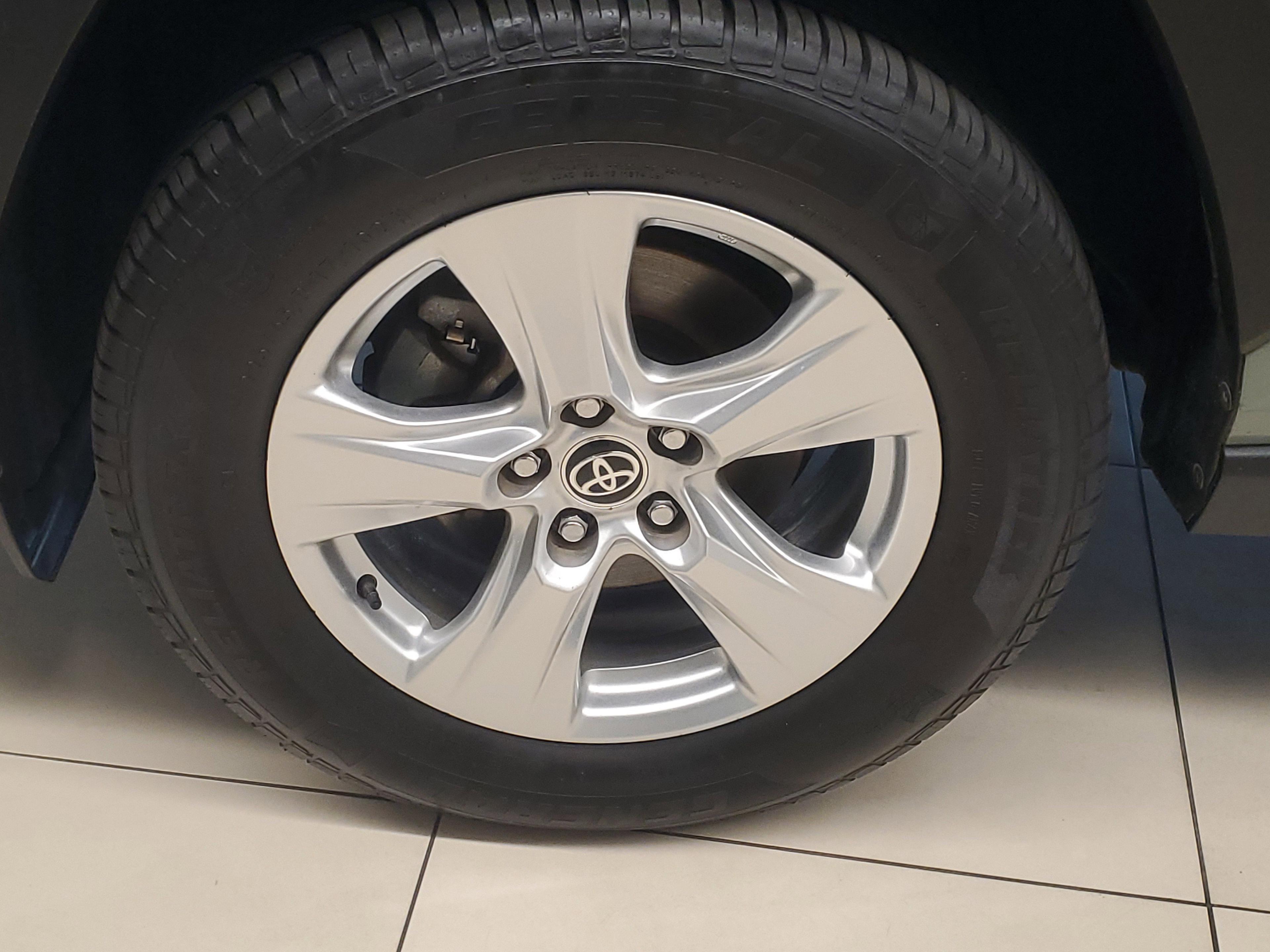 Toyota Rav4 Xle Fwd - Thumbnail 5