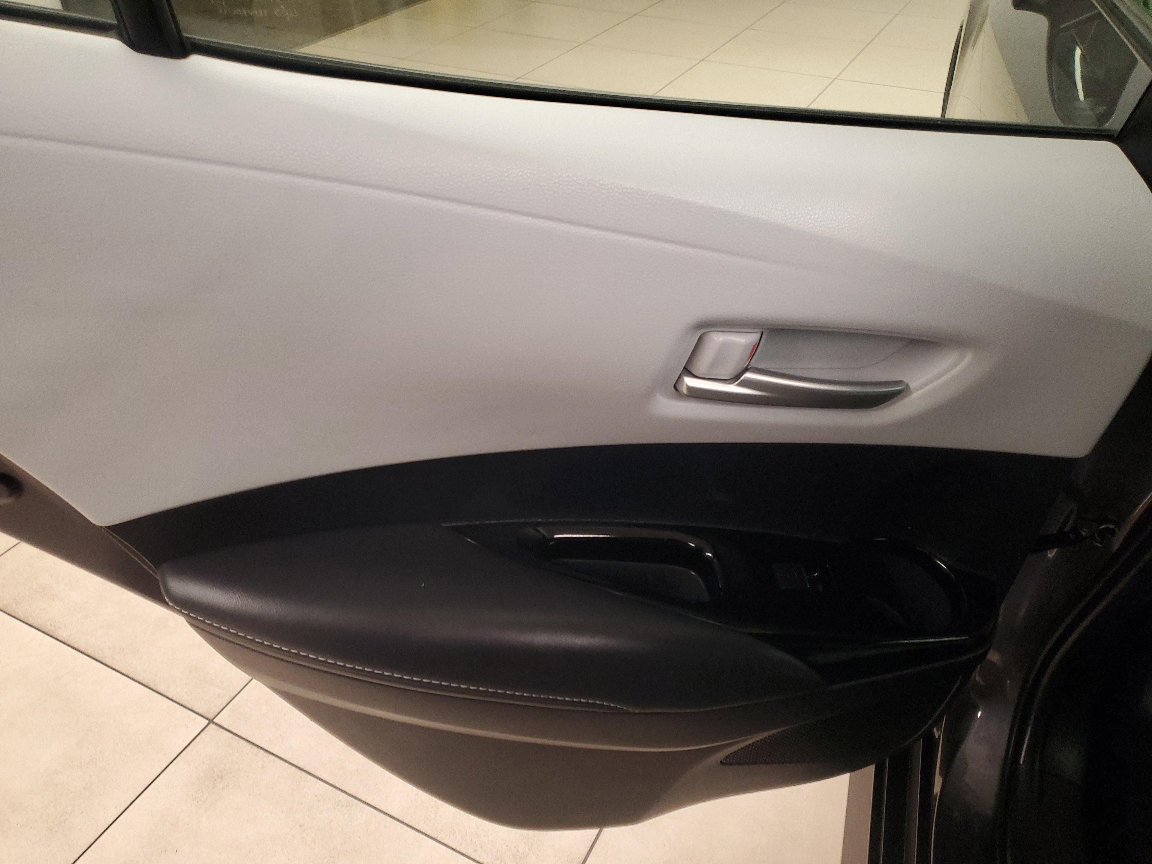 Toyota Corolla Hatchback Se Fwd - Thumbnail 14