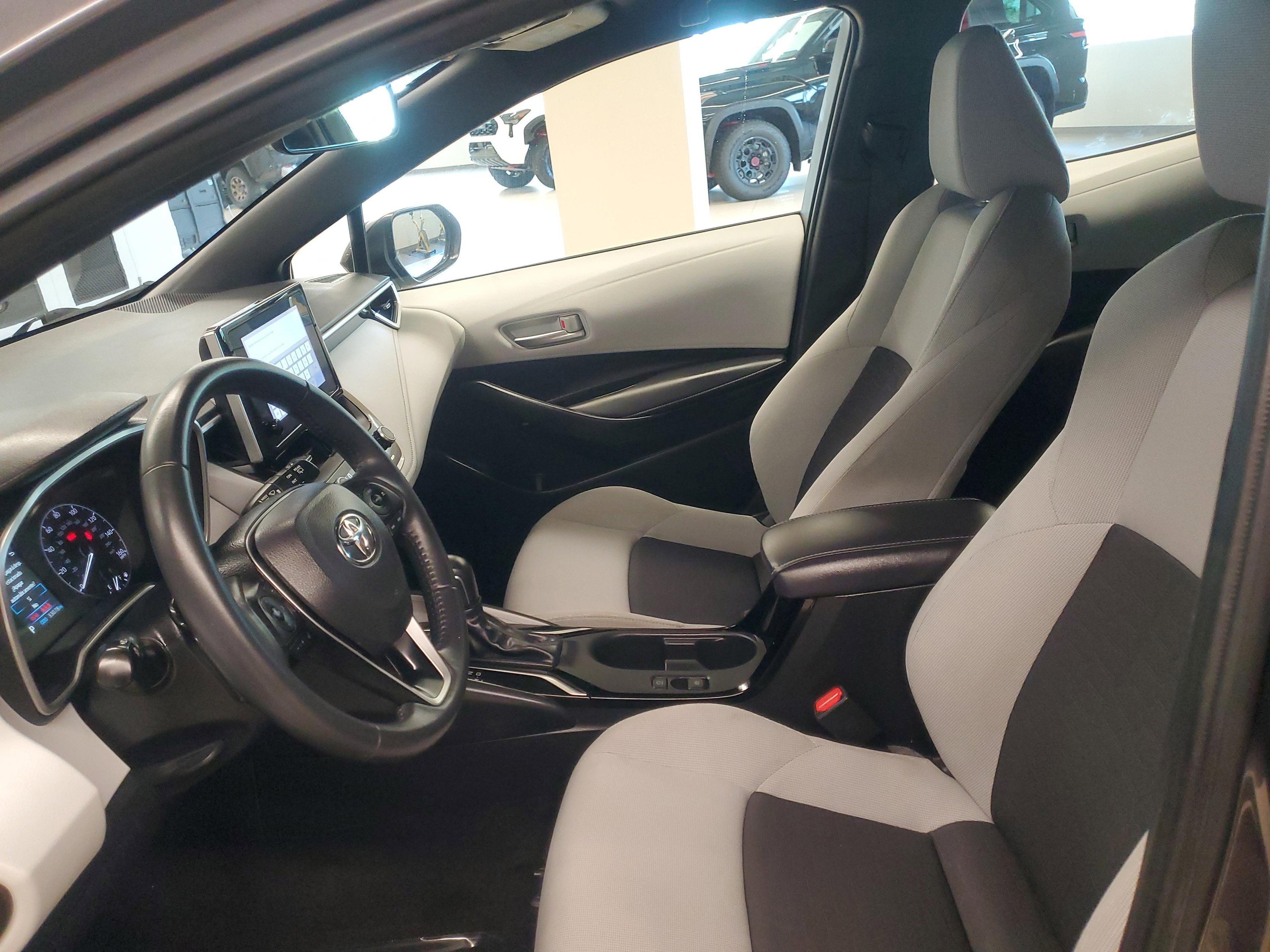 Toyota Corolla Hatchback Se Fwd - Thumbnail 15