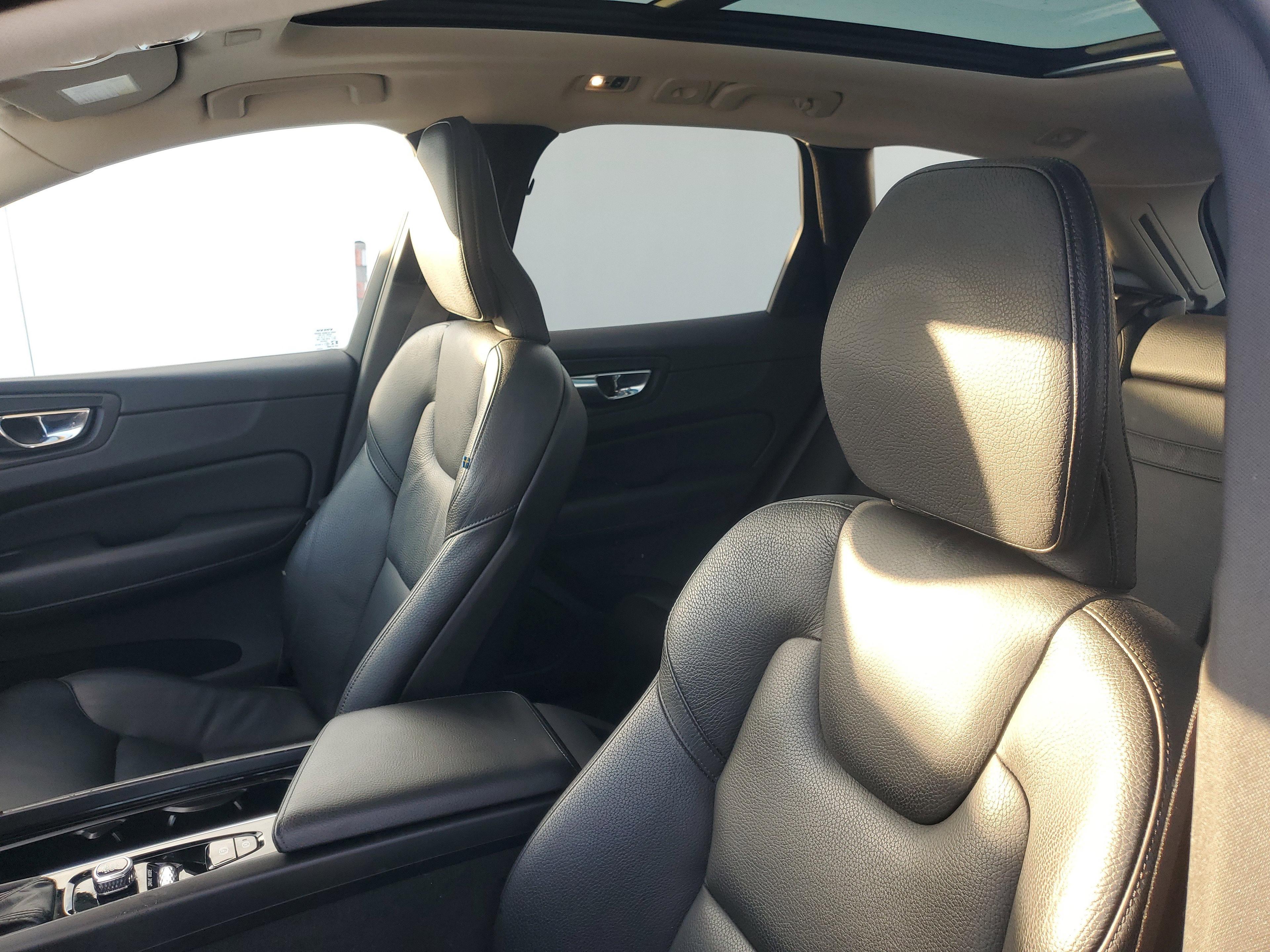 Volvo Xc60 Momentum Fwd - Thumbnail 18