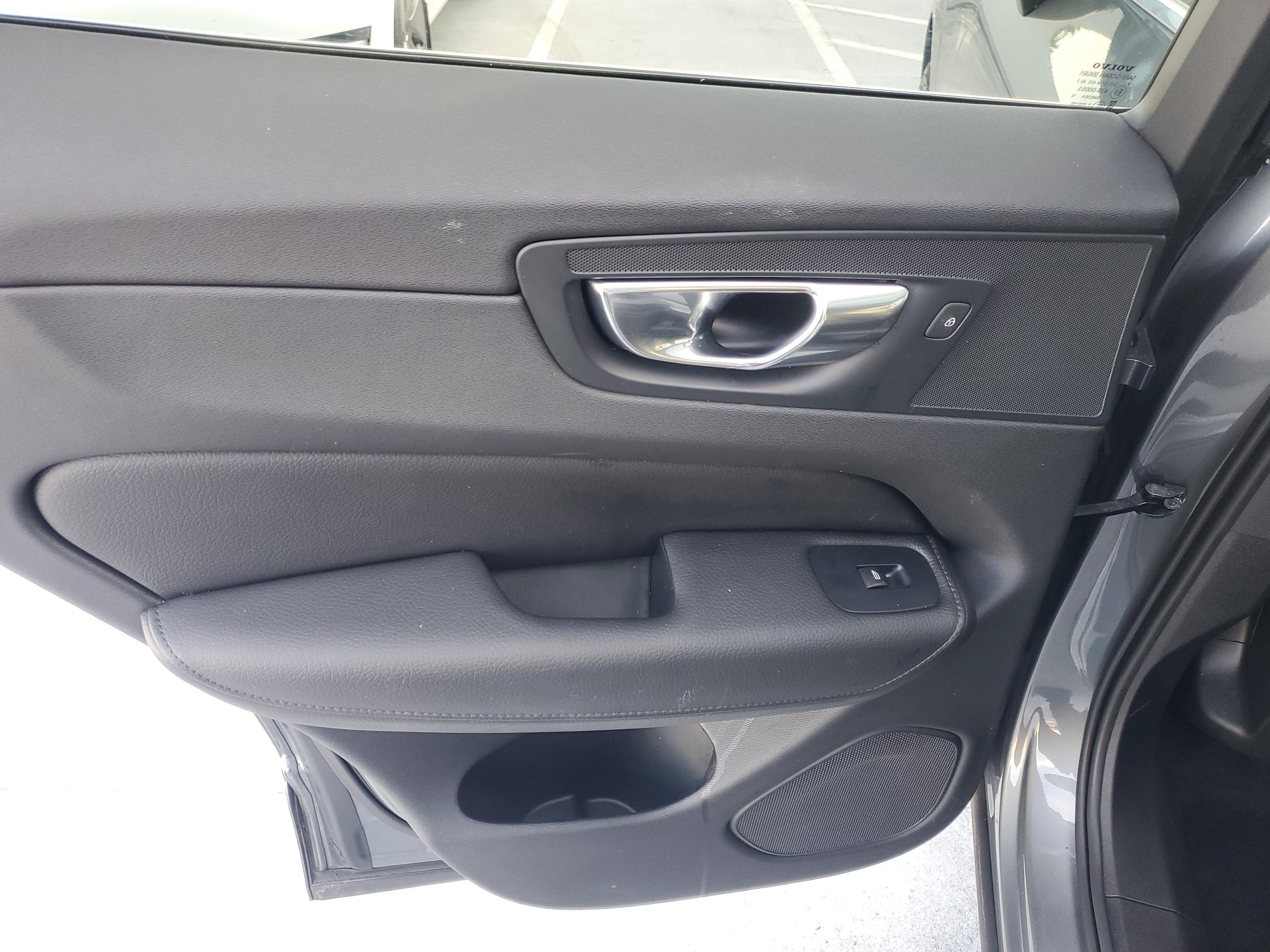 Volvo Xc60 Momentum Fwd - Thumbnail 15