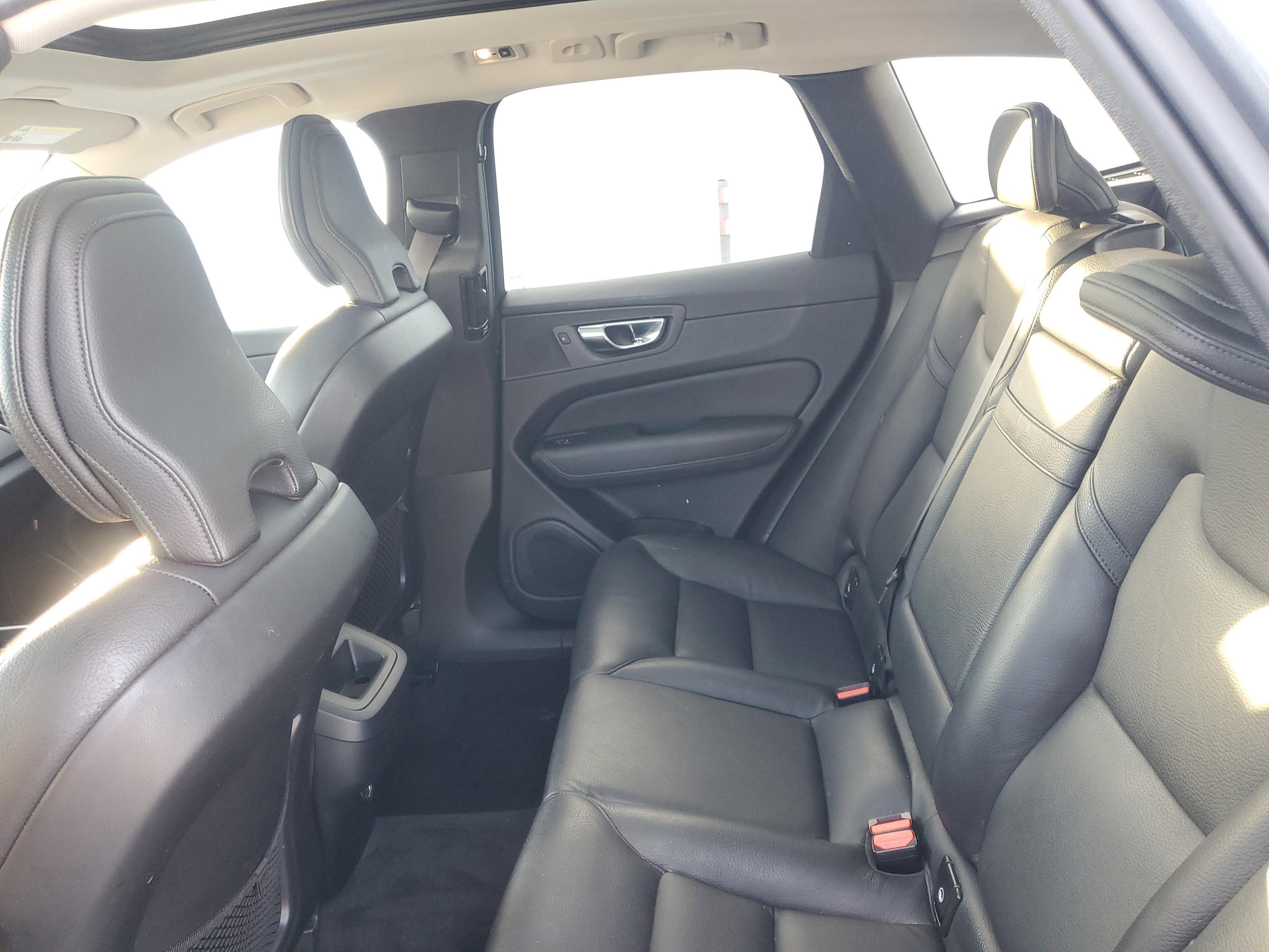 Volvo Xc60 Momentum Fwd - Thumbnail 12