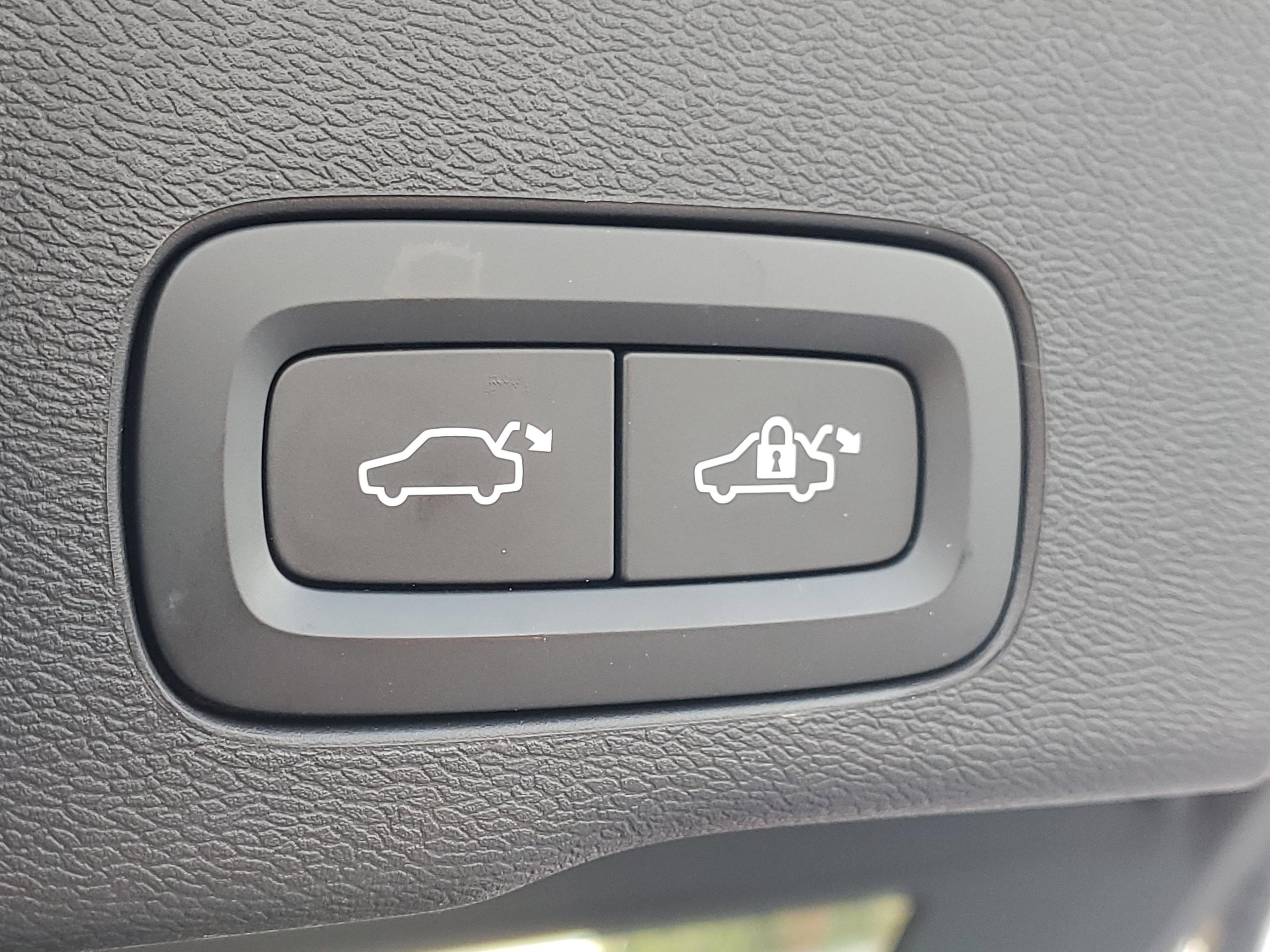 Volvo Xc60 Momentum Fwd - Thumbnail 10