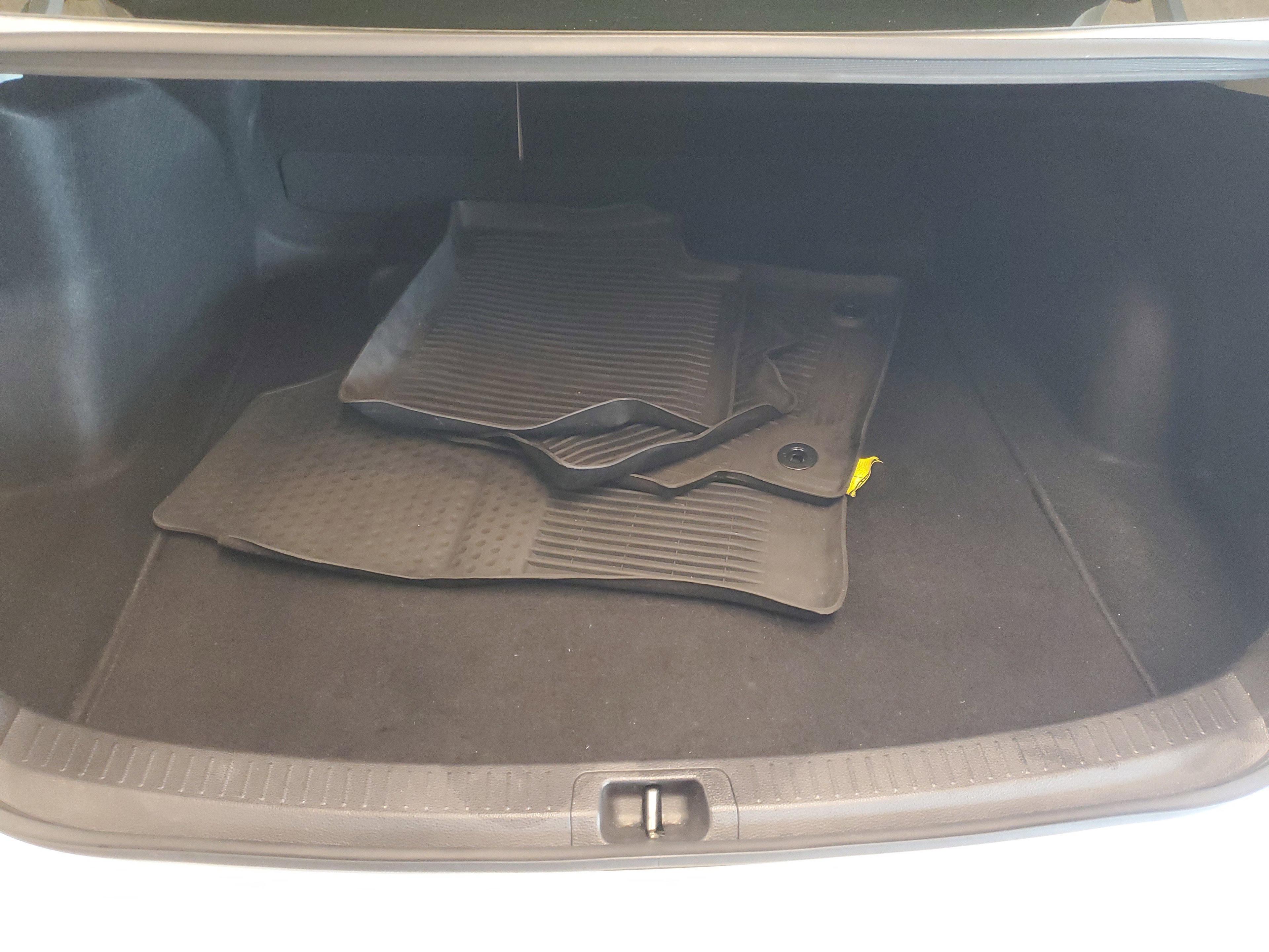 Toyota Corolla Le Fwd Sedan | Miami, Fl - Thumbnail 9