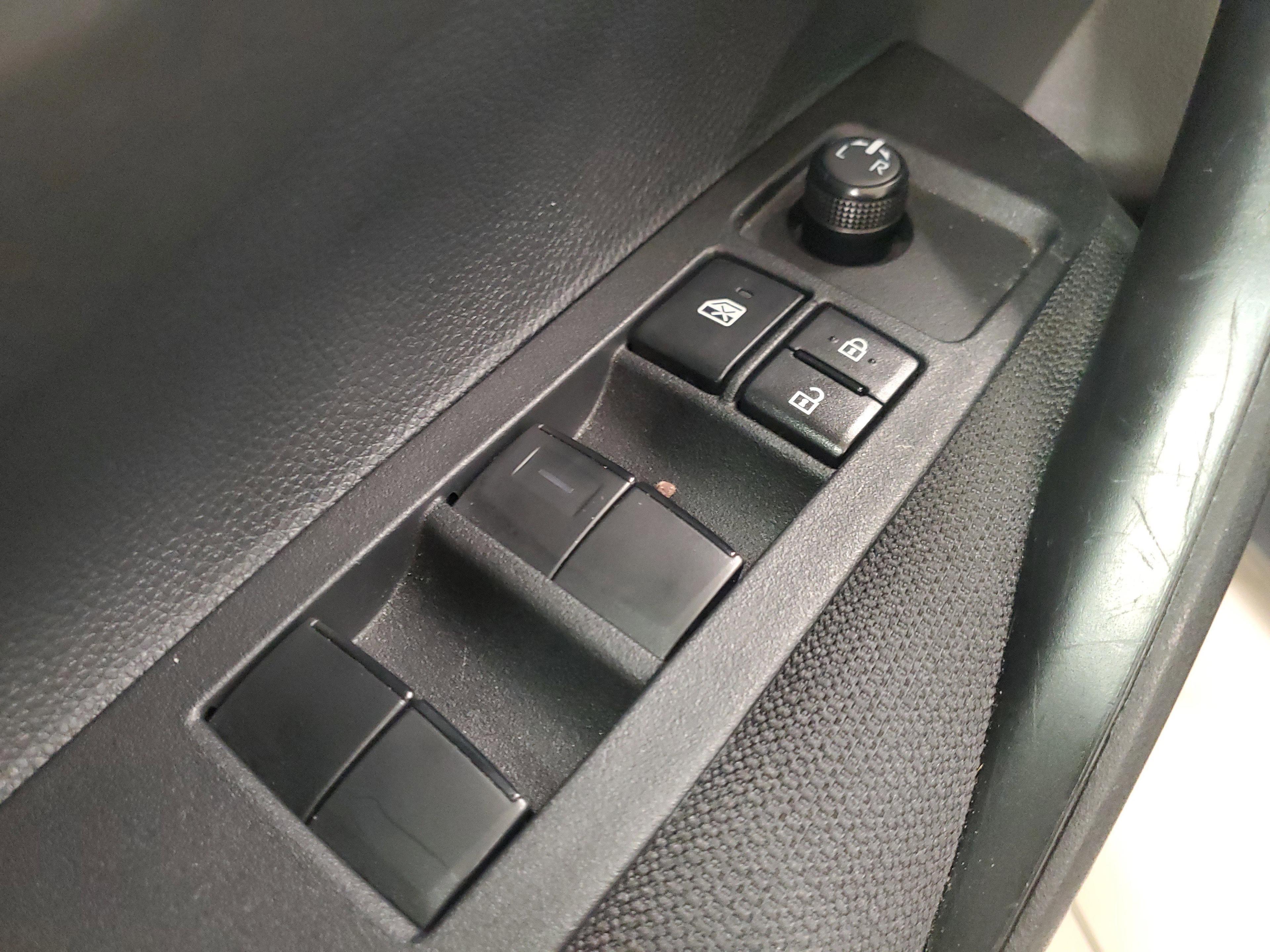 Toyota Corolla Le Fwd - Thumbnail 19