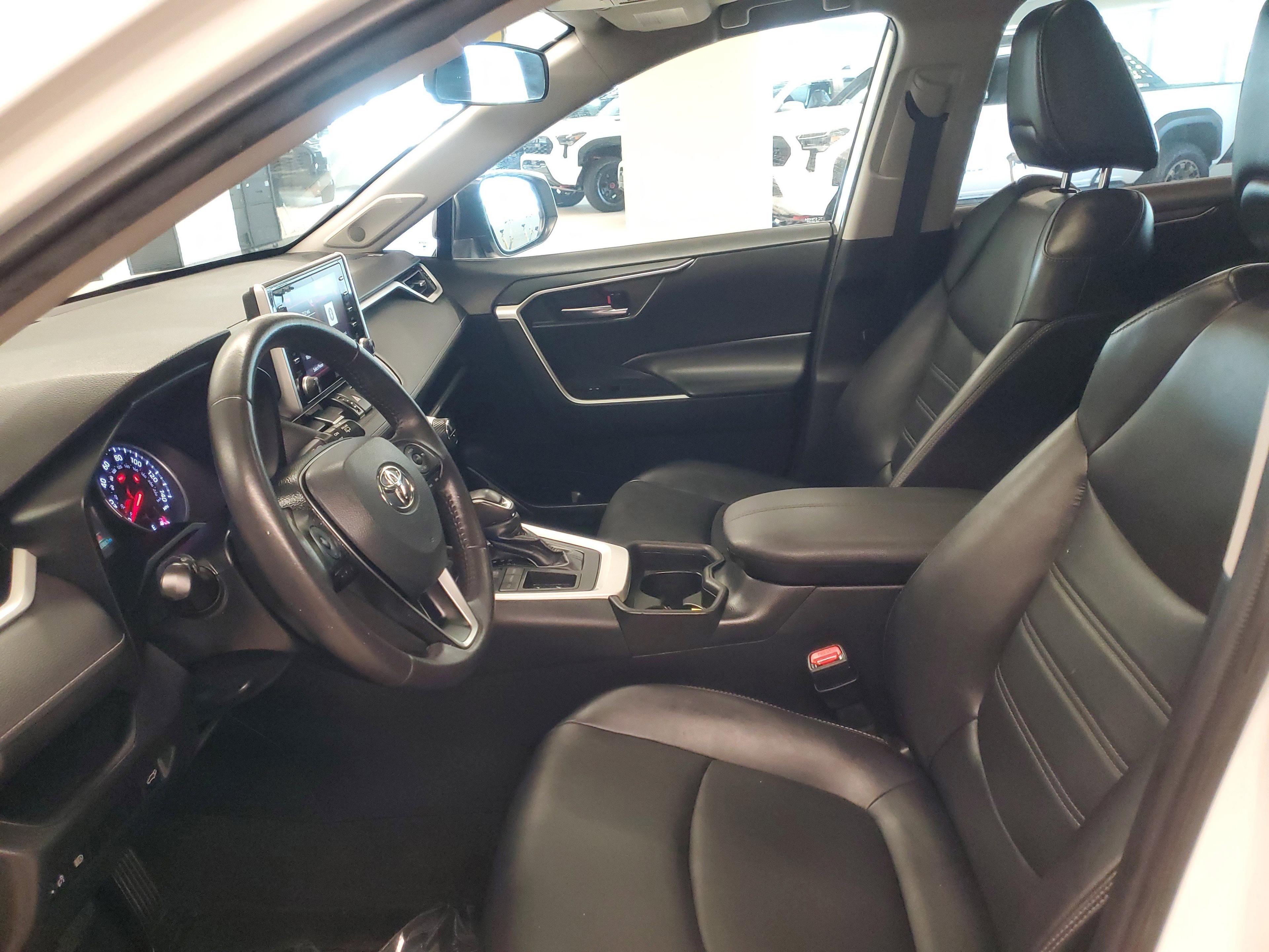 Toyota Rav4 Xle Premium Fwd - Thumbnail 17