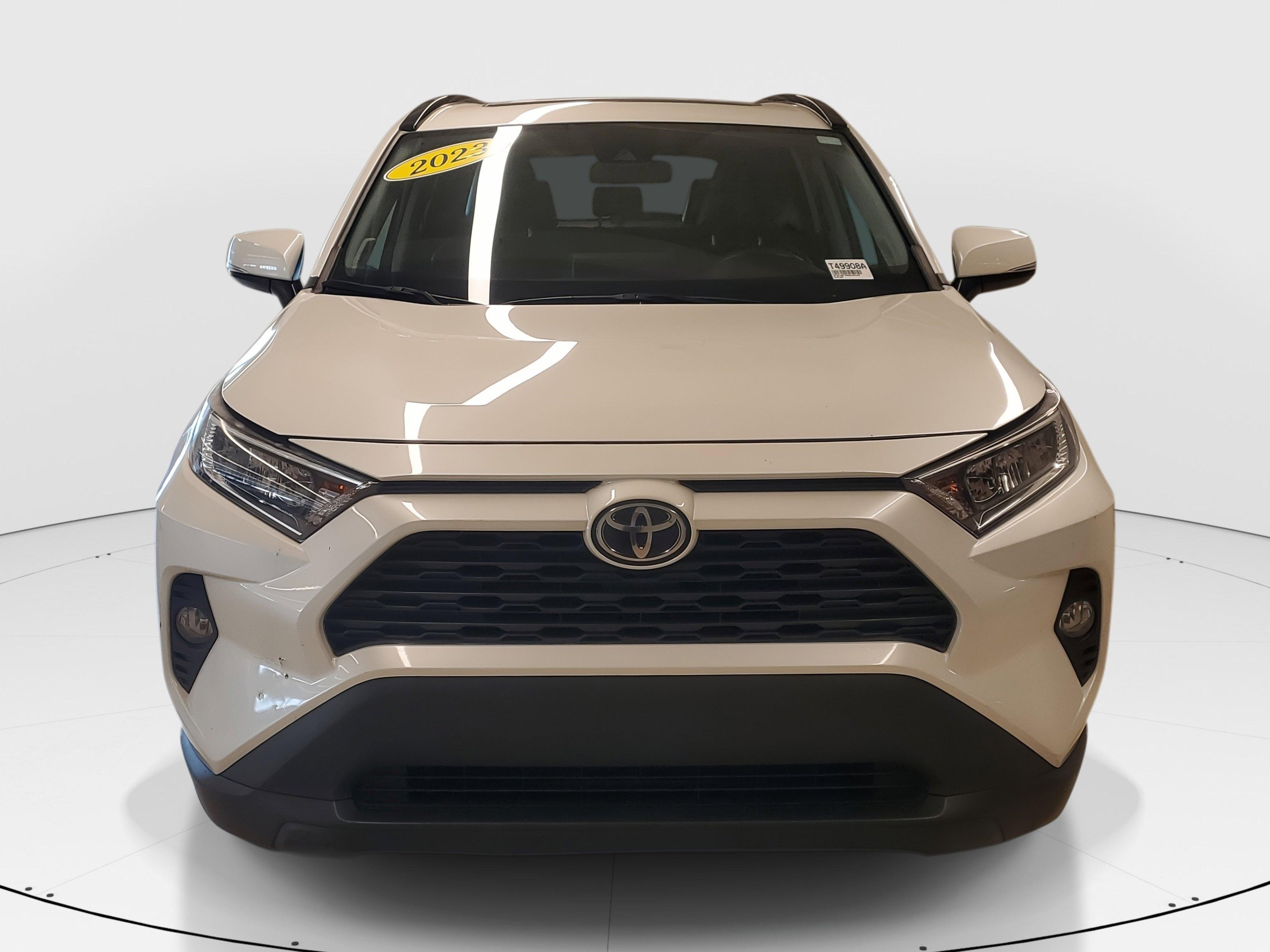 Toyota Rav4 Xle Premium Fwd - Thumbnail 3