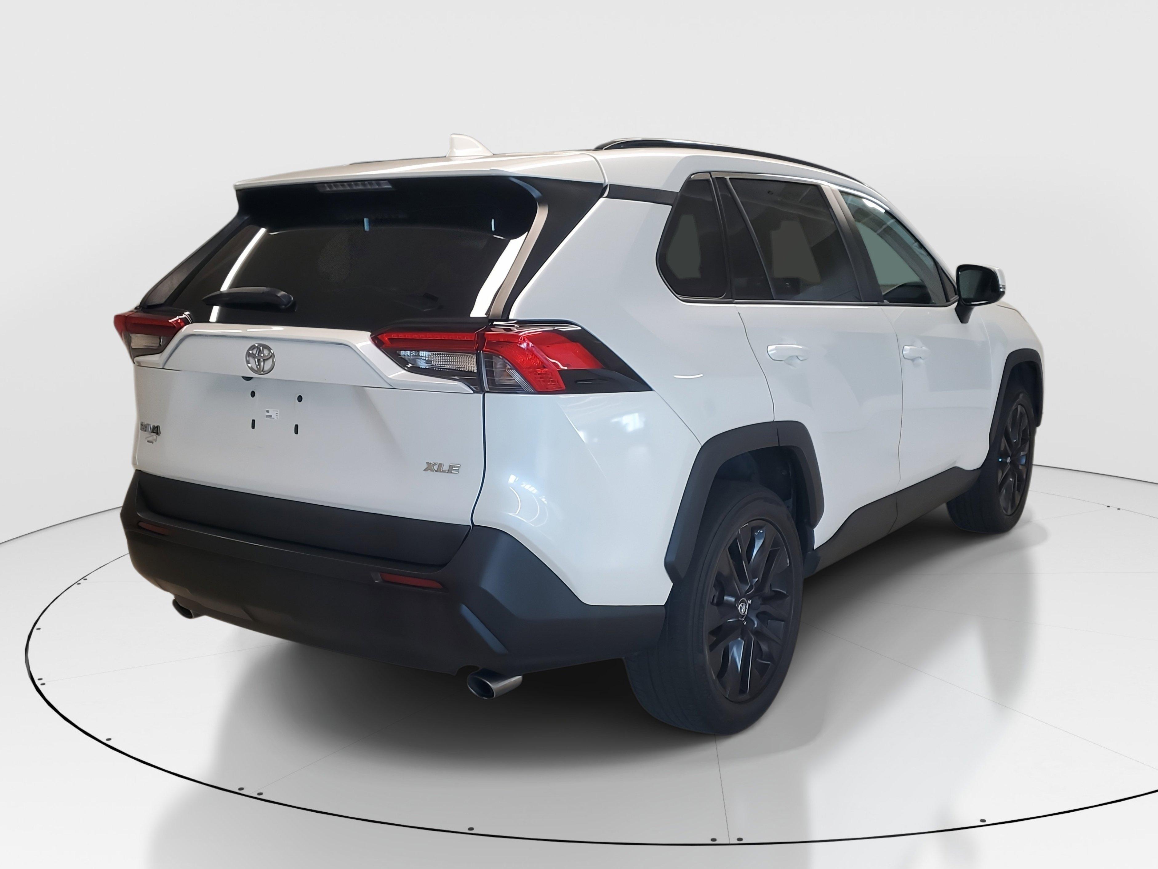Toyota Rav4 Xle Premium Fwd - Thumbnail 8
