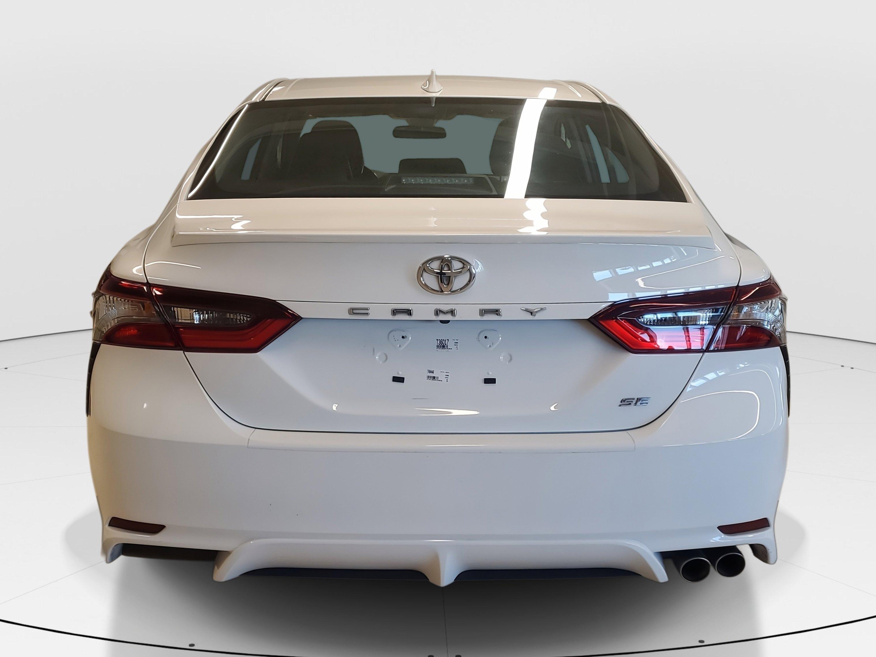 Toyota Camry Se Fwd - Thumbnail 7