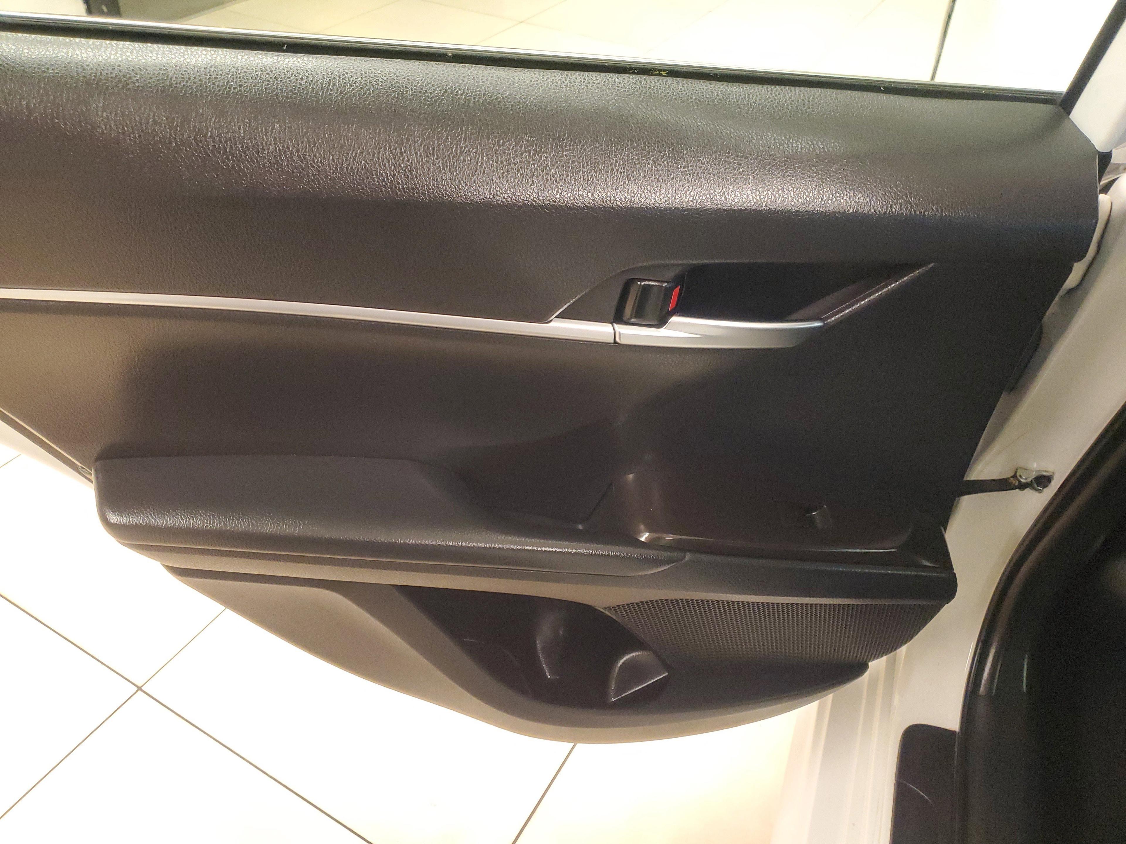 Toyota Camry Se Fwd - Thumbnail 14