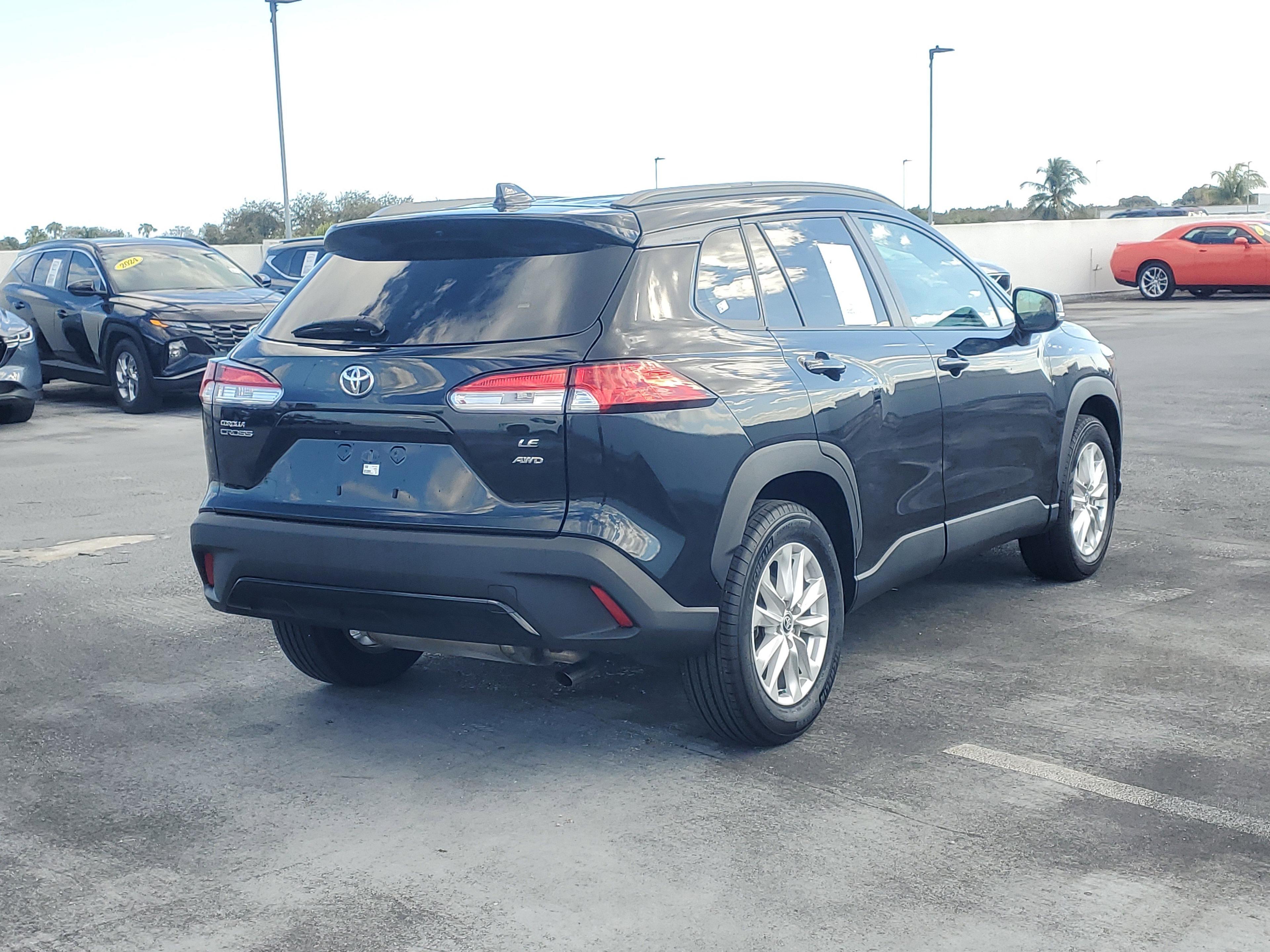 Toyota Corolla Cross Le Awd - Thumbnail 8