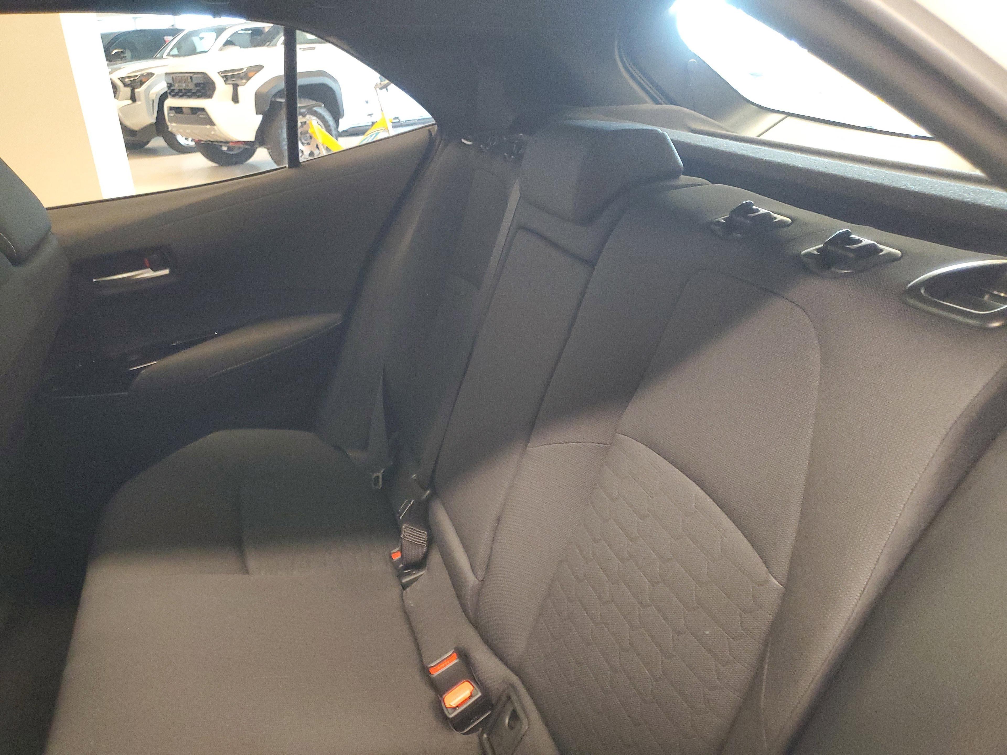 Toyota Corolla Hatchback Se Fwd - Thumbnail 12