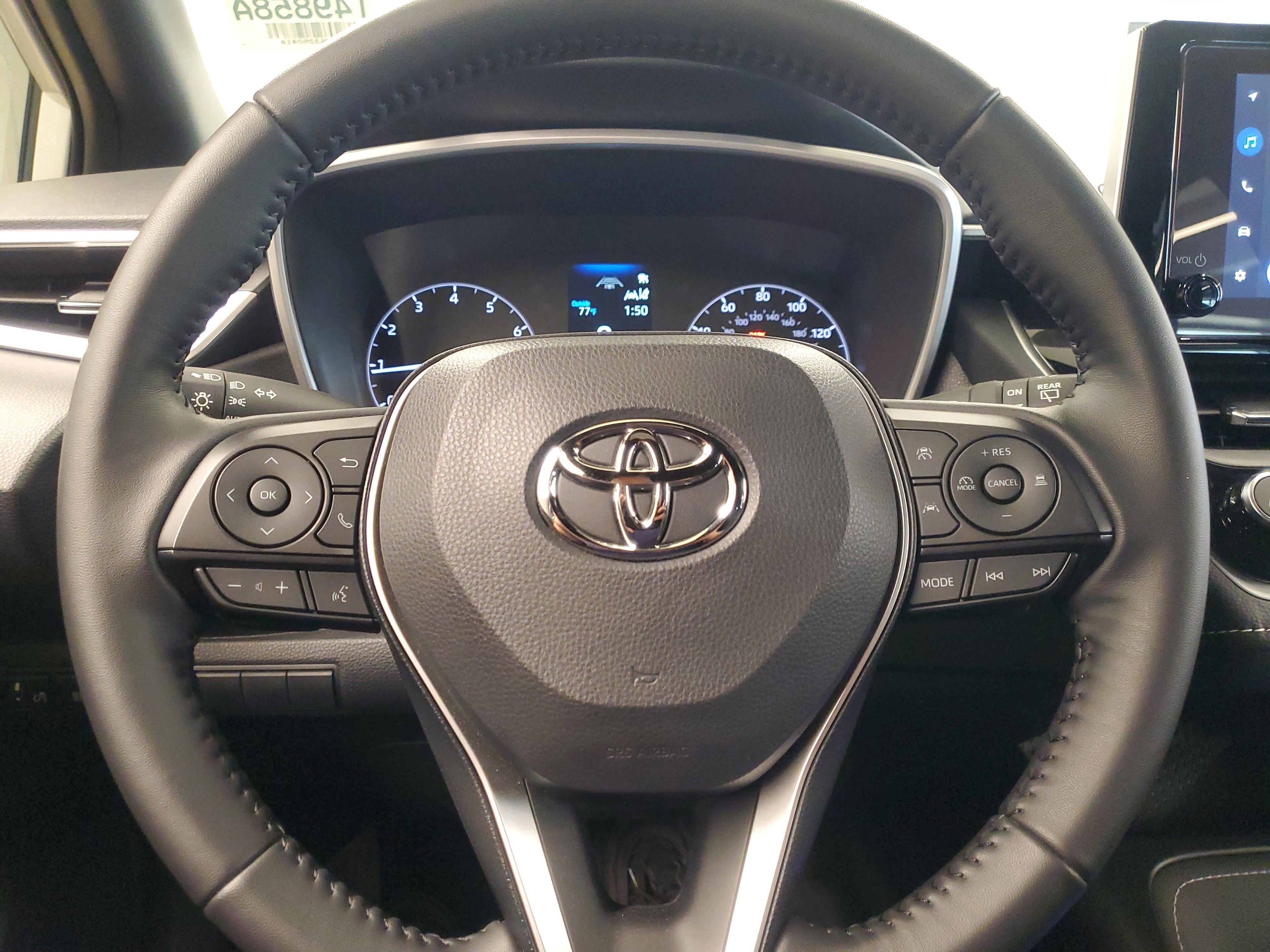 Toyota Corolla Hatchback Se Fwd - Thumbnail 19