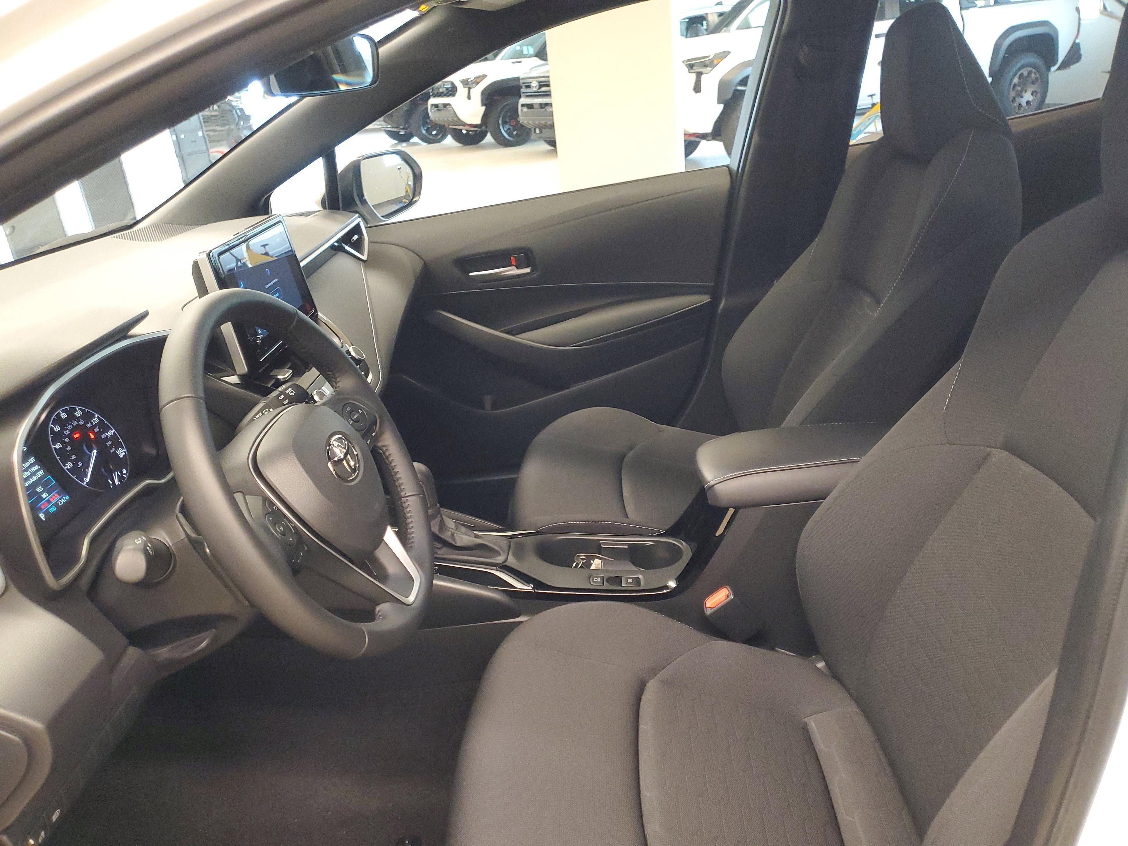 Toyota Corolla Hatchback Se Fwd - Thumbnail 14