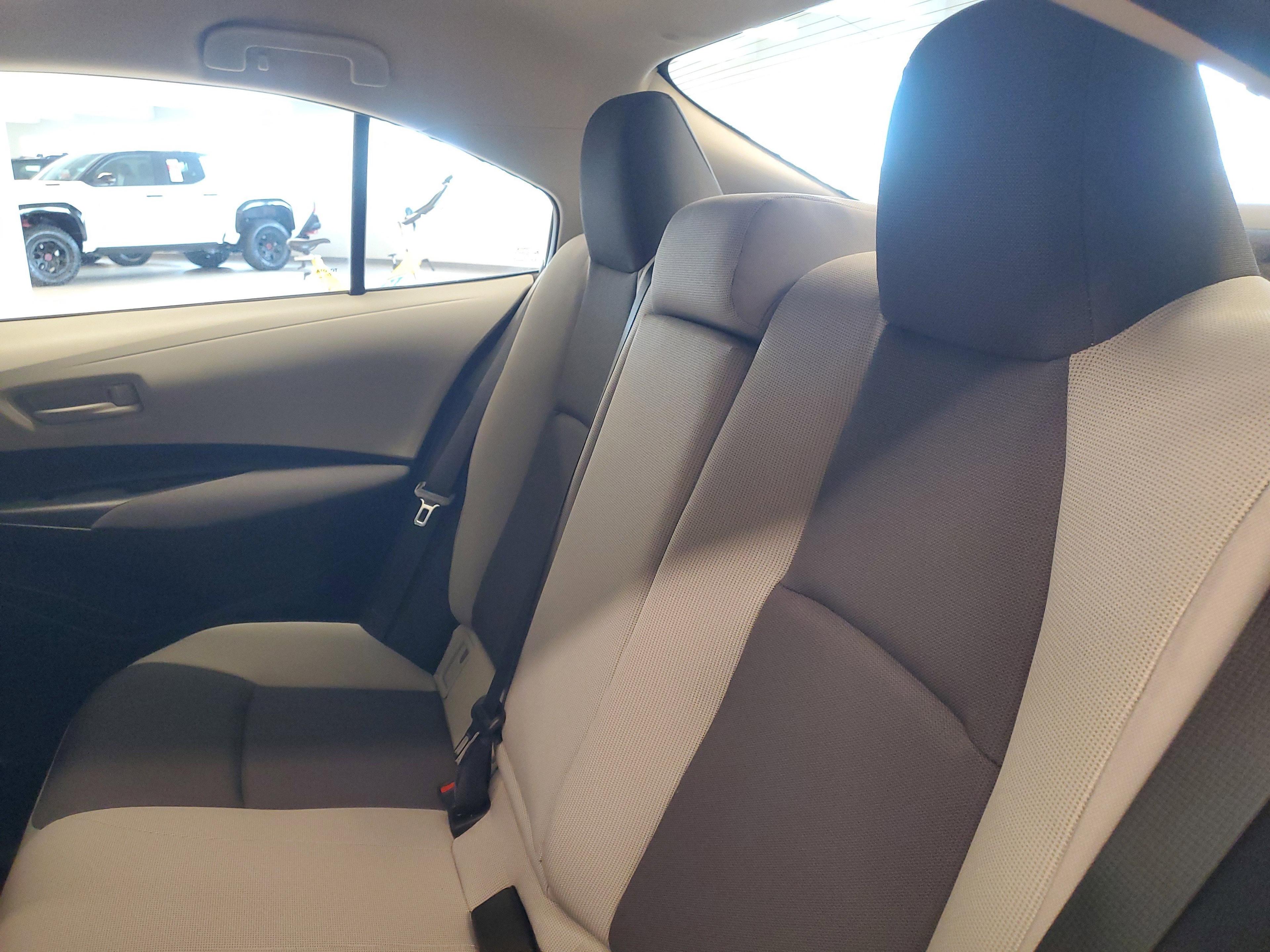 Toyota Corolla Le Fwd - Thumbnail 13