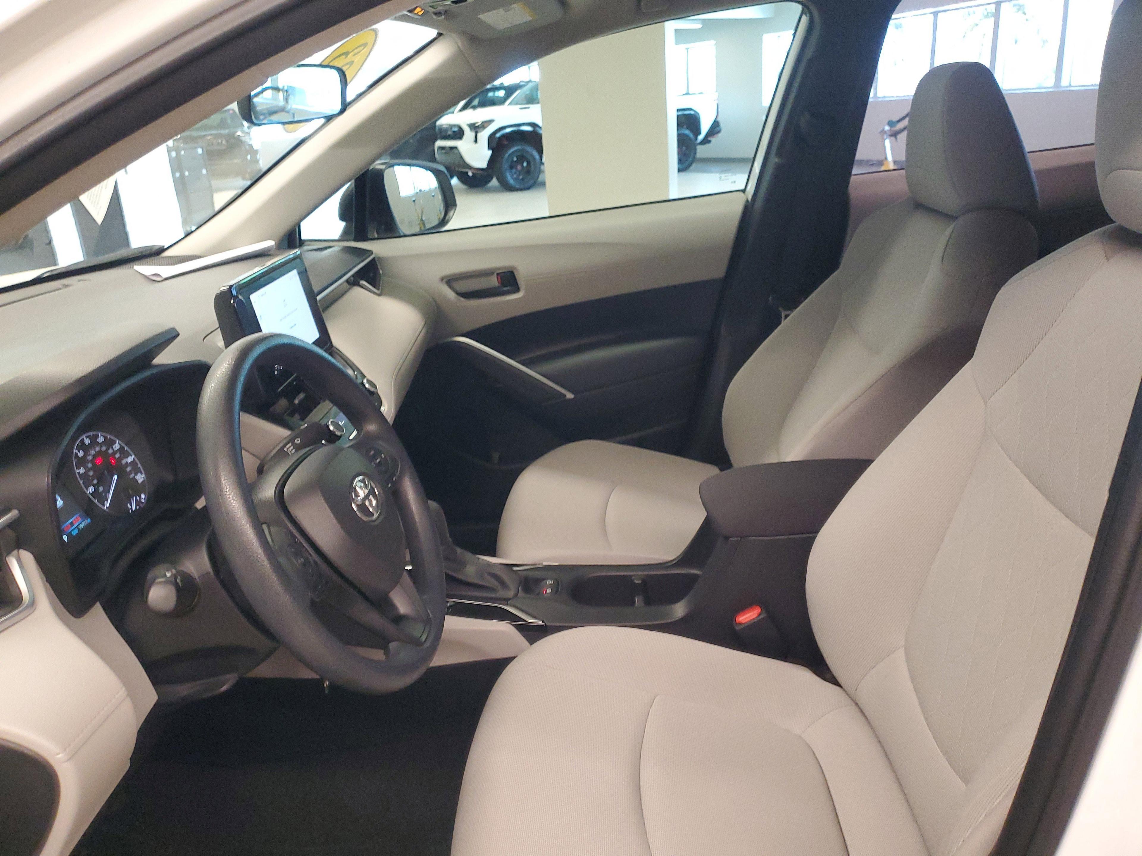 Toyota Corolla Cross L Fwd - Thumbnail 14