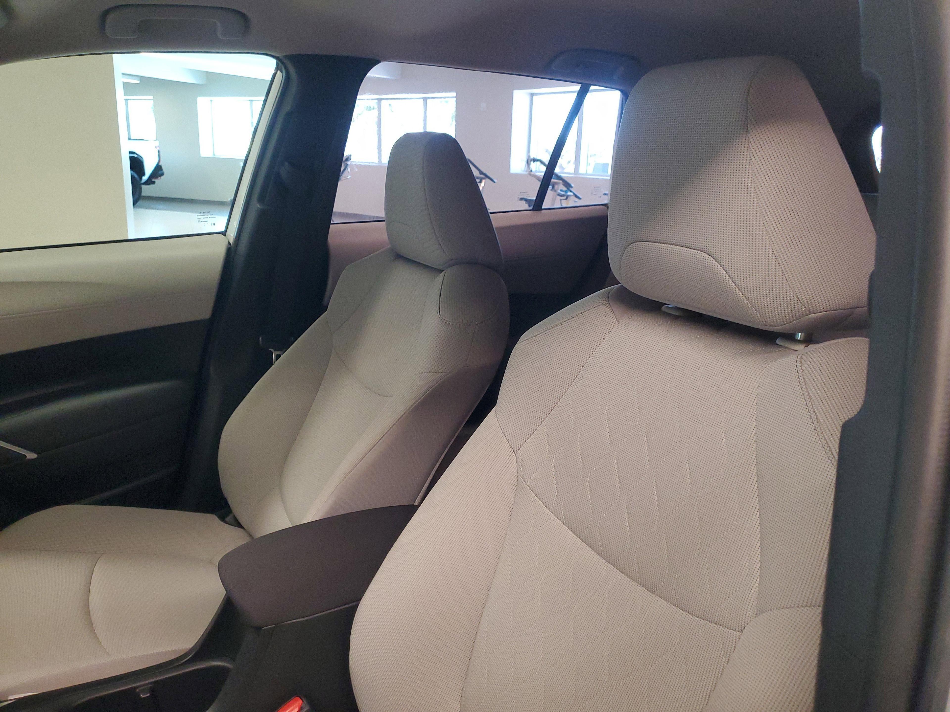 Toyota Corolla Cross L Fwd - Thumbnail 16