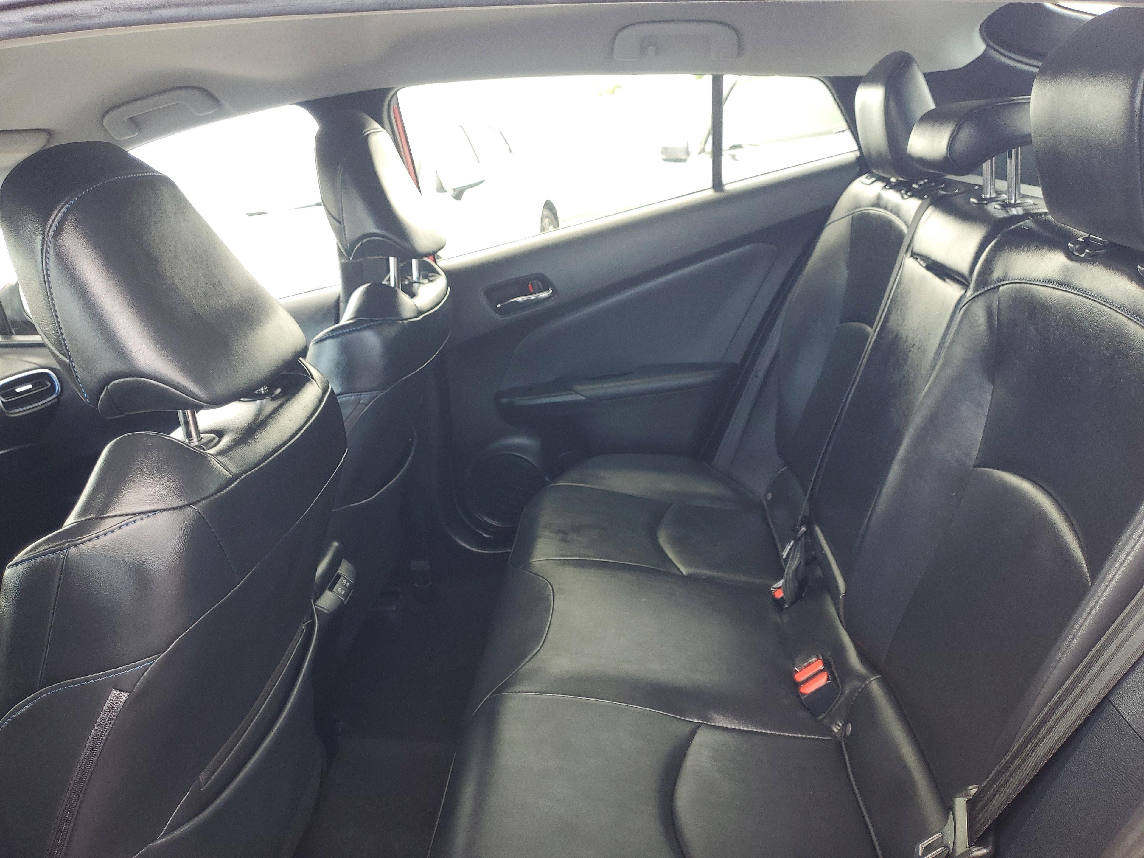 Toyota Prius L Eco Fwd - Thumbnail 11