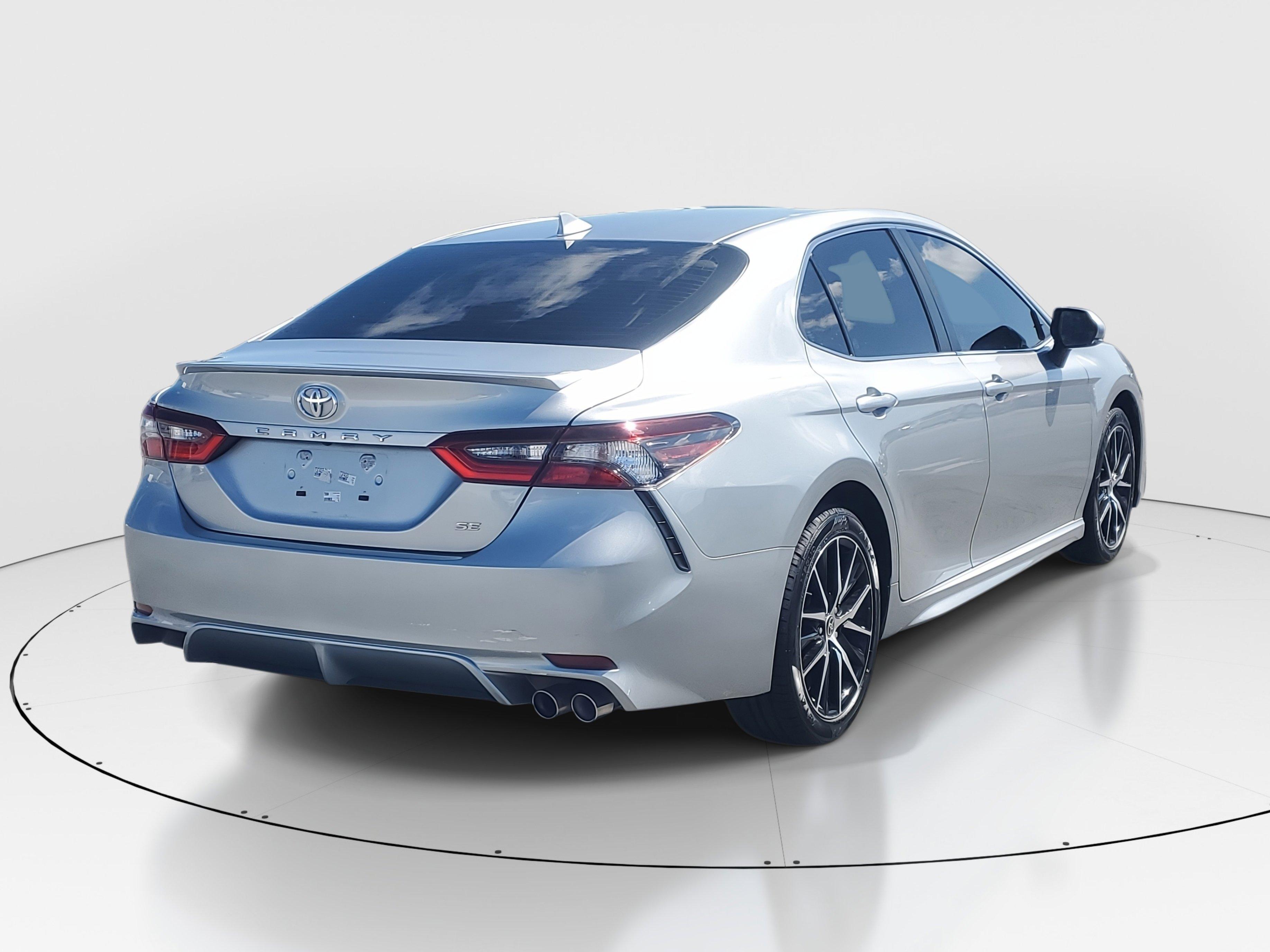 Toyota Camry Se Fwd - Thumbnail 8