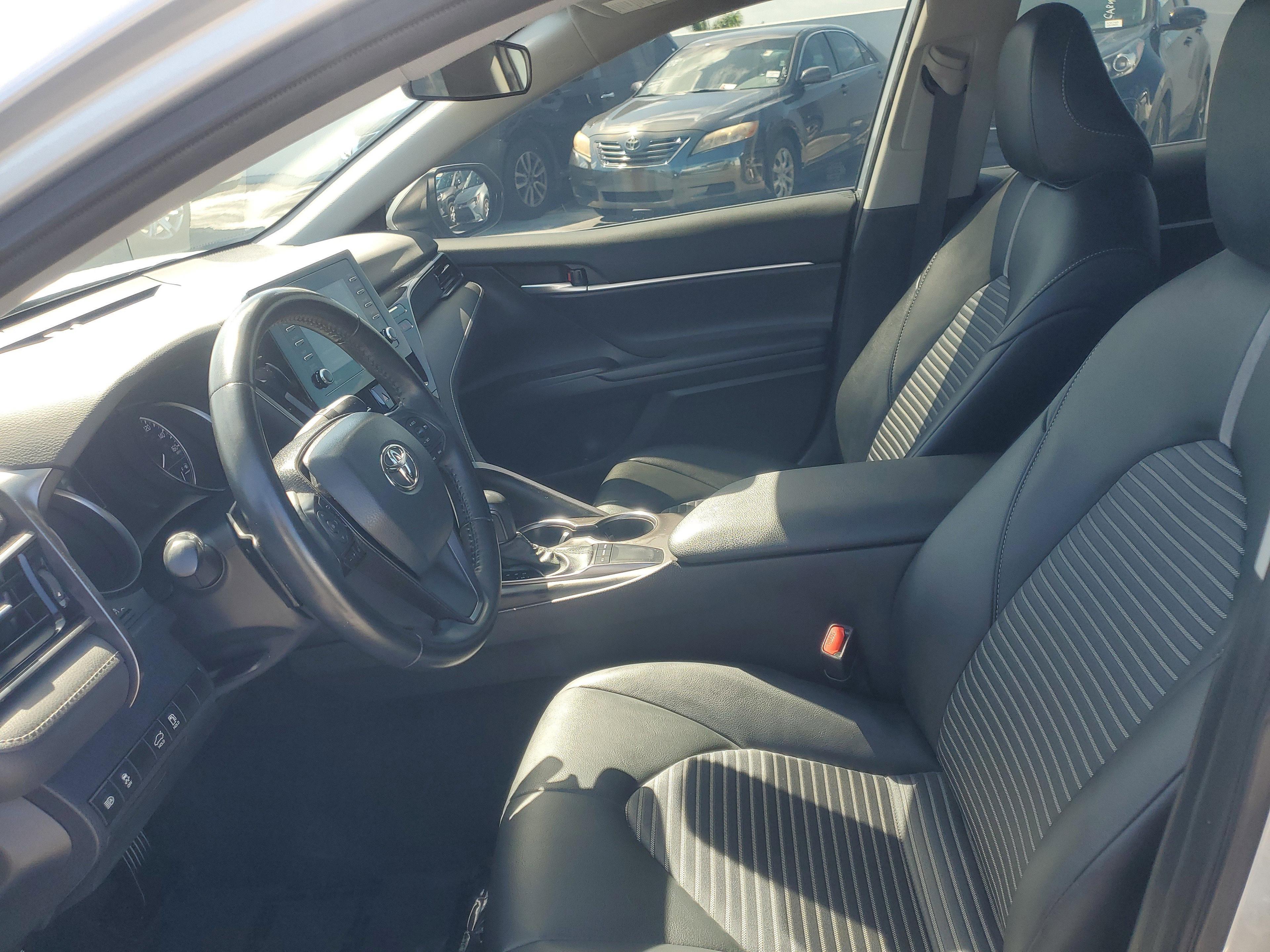 Toyota Camry Se Fwd - Thumbnail 15