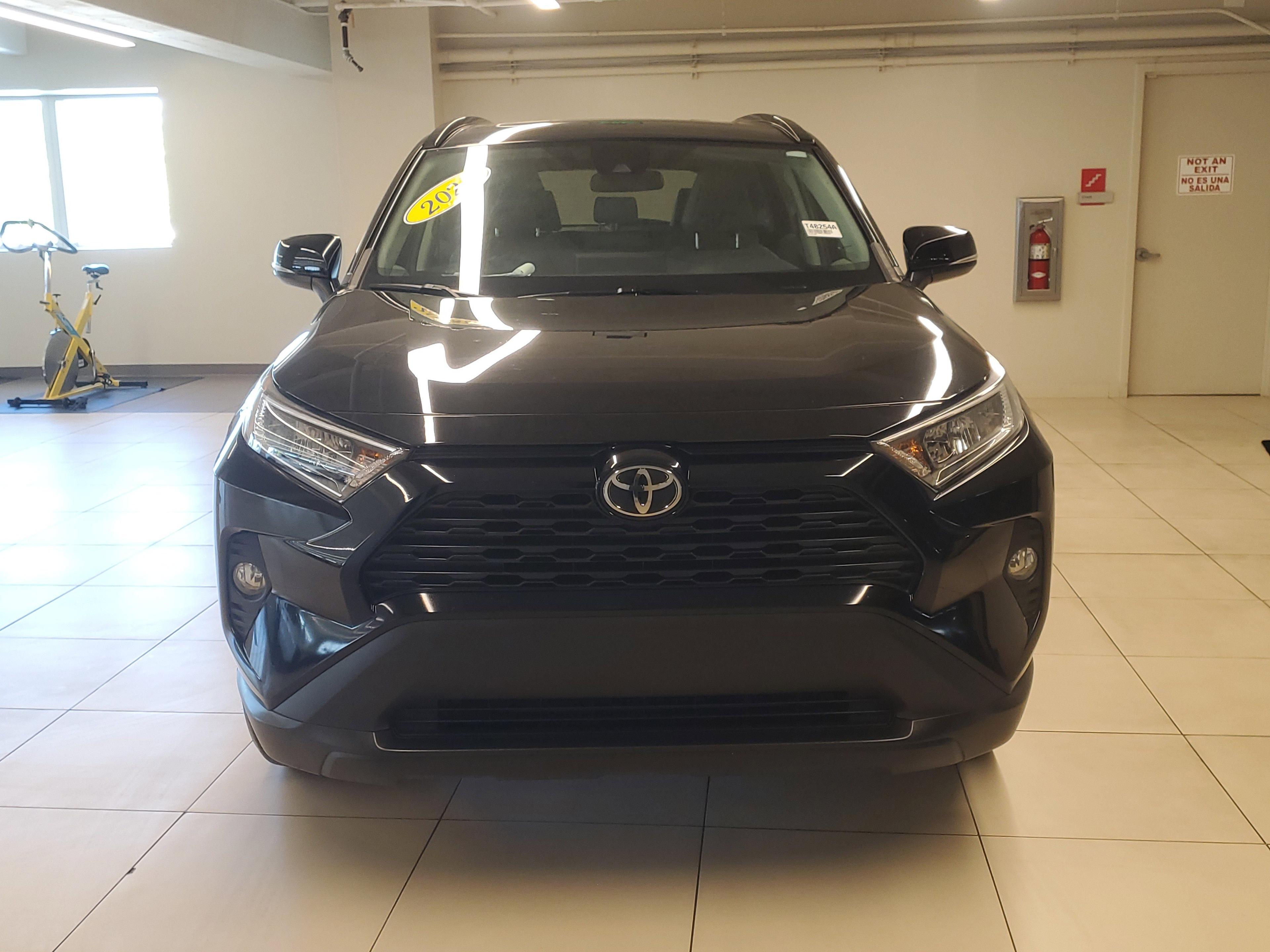 Toyota Rav4 Xle Premium Fwd - Thumbnail 3