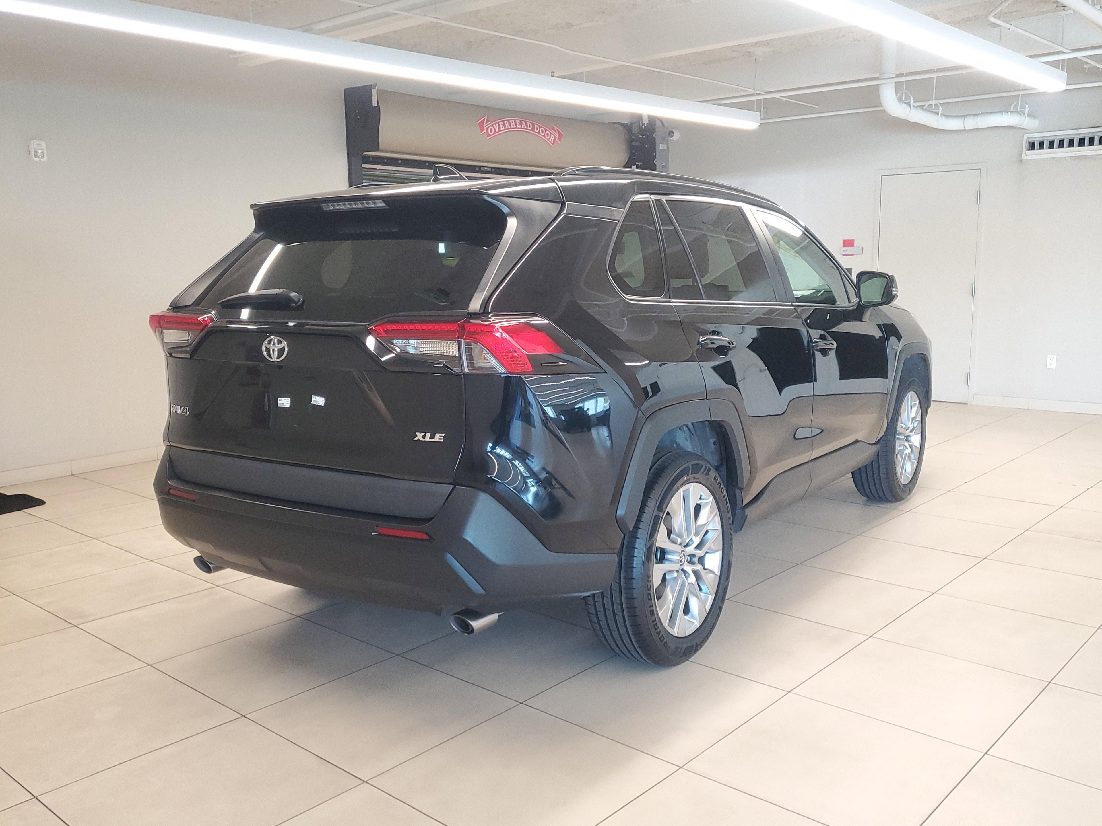 Toyota Rav4 Xle Premium Fwd - Thumbnail 8