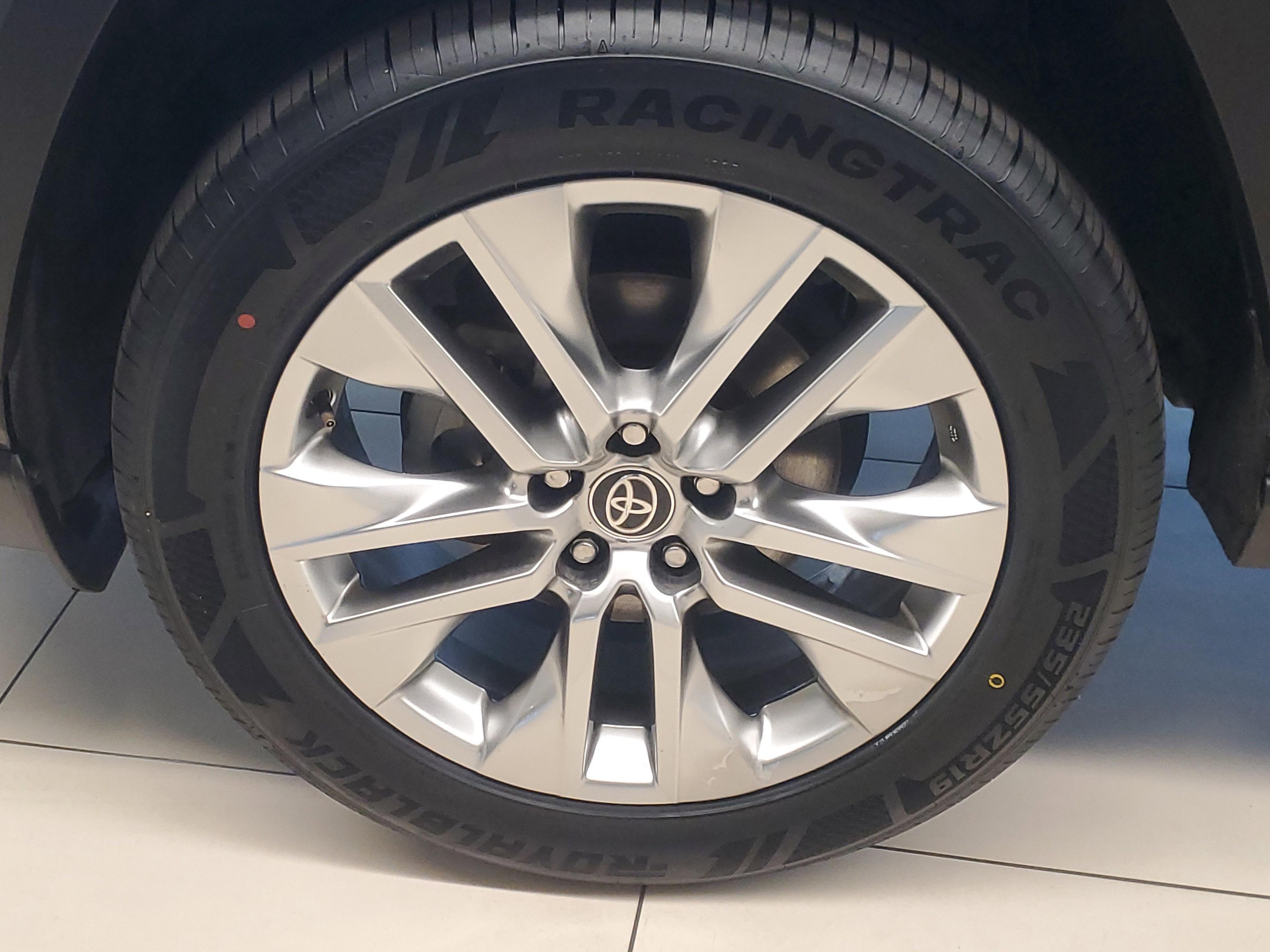 Toyota Rav4 Xle Premium Fwd - Thumbnail 5