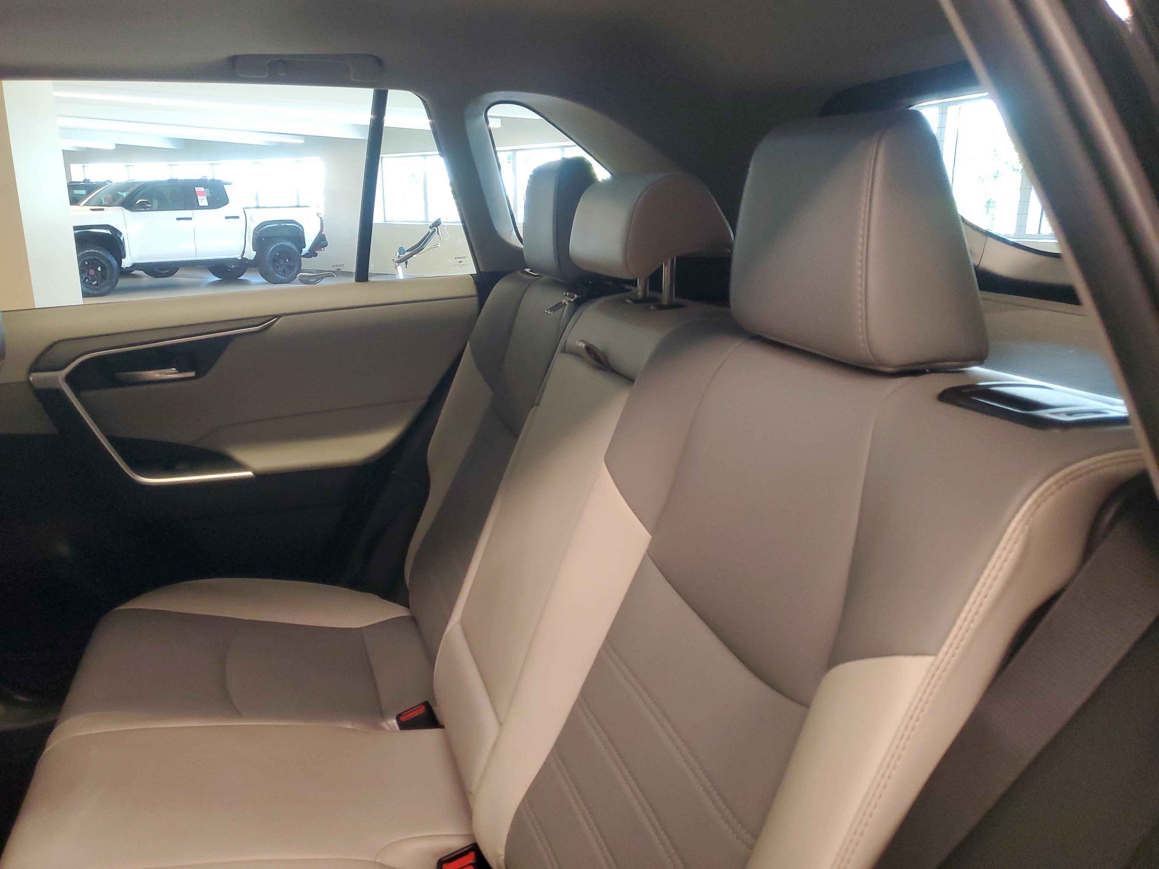 Toyota Rav4 Xle Premium Fwd - Thumbnail 14