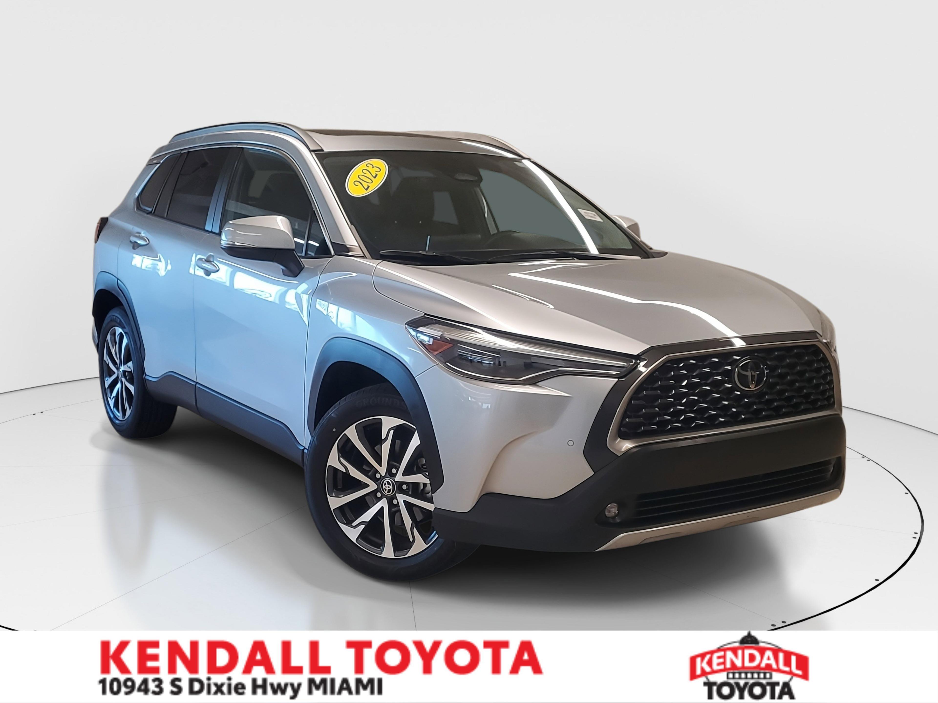 Toyota Corolla Cross Xle Fwd - Thumbnail 2