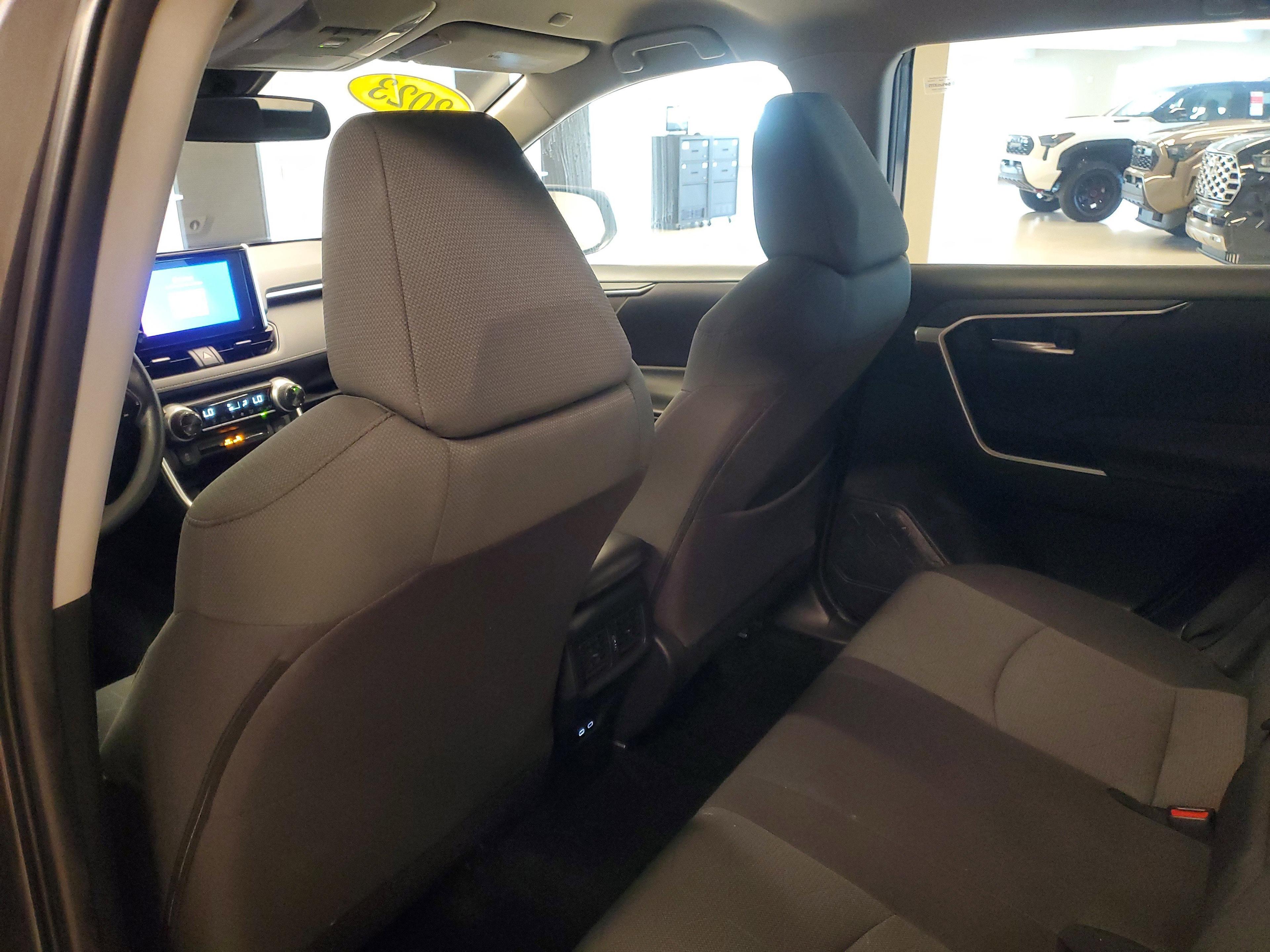 Toyota Rav4 Xle Fwd - Thumbnail 12