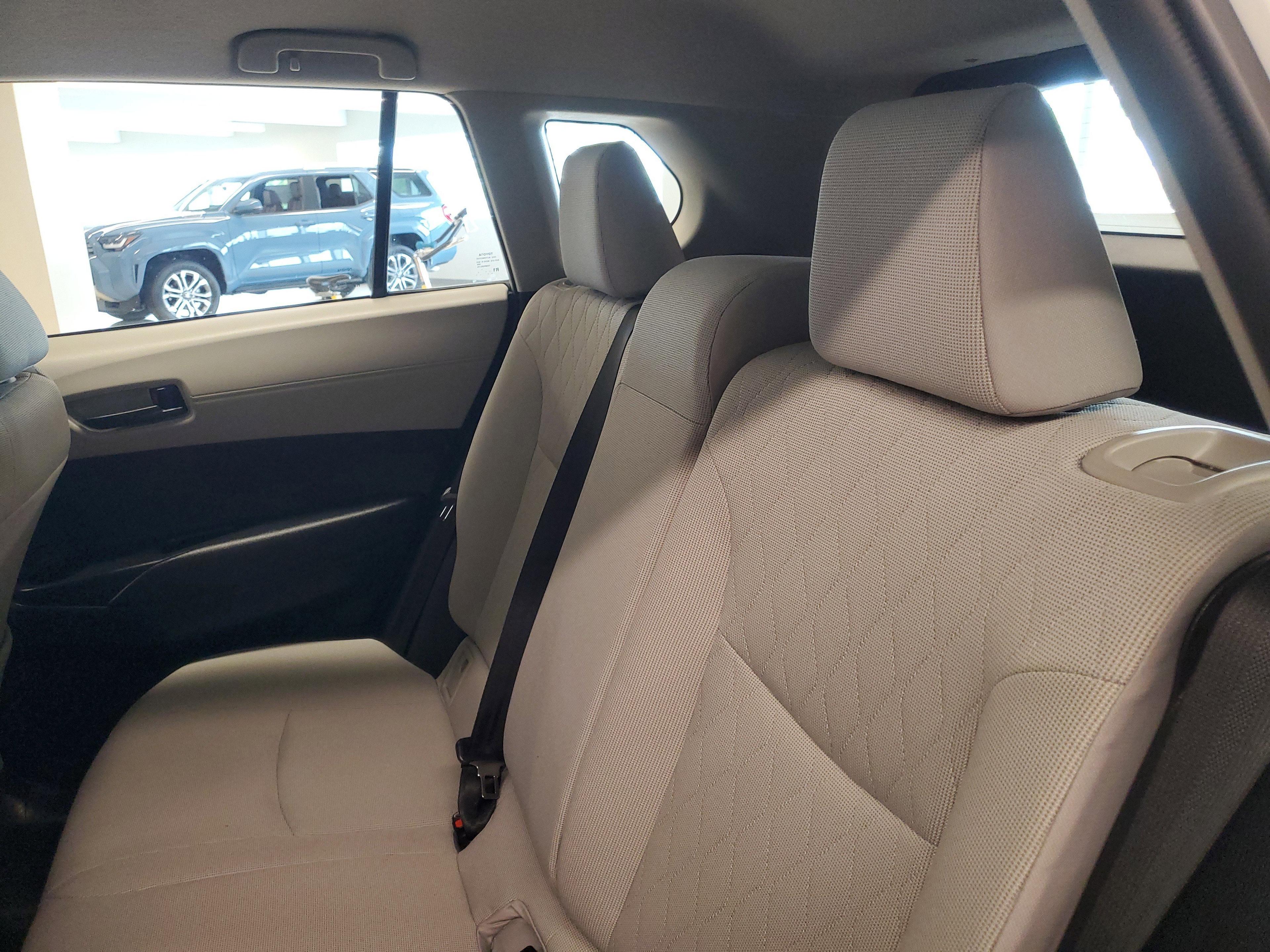 Toyota Corolla Cross L Fwd - Thumbnail 13